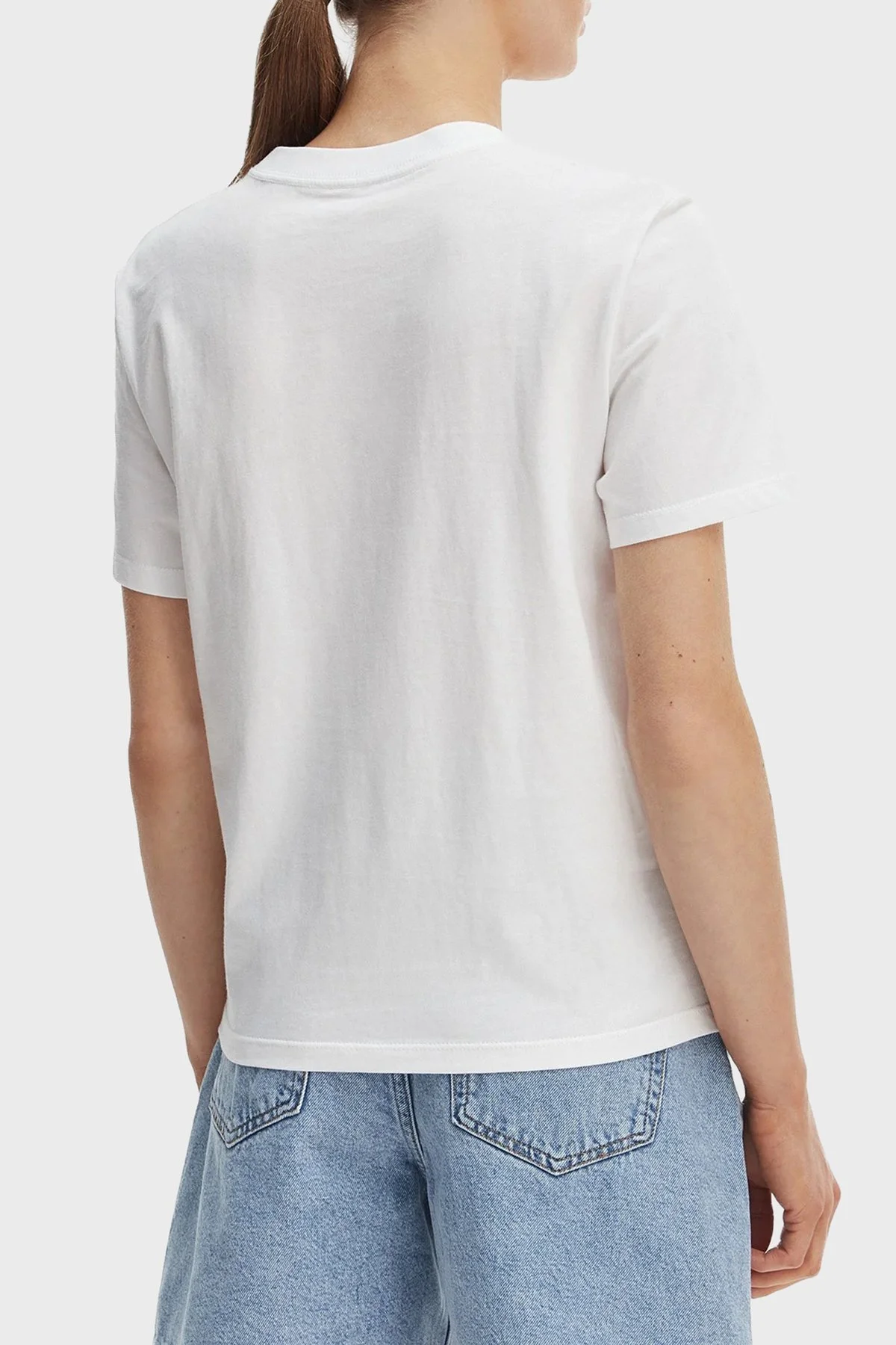 Calvin Klein % 100 Pamuk Bisiklet Yaka Logolu LV047C811GYAF Kadın T Shirt LV047C811G YAF BEYAZ - 3