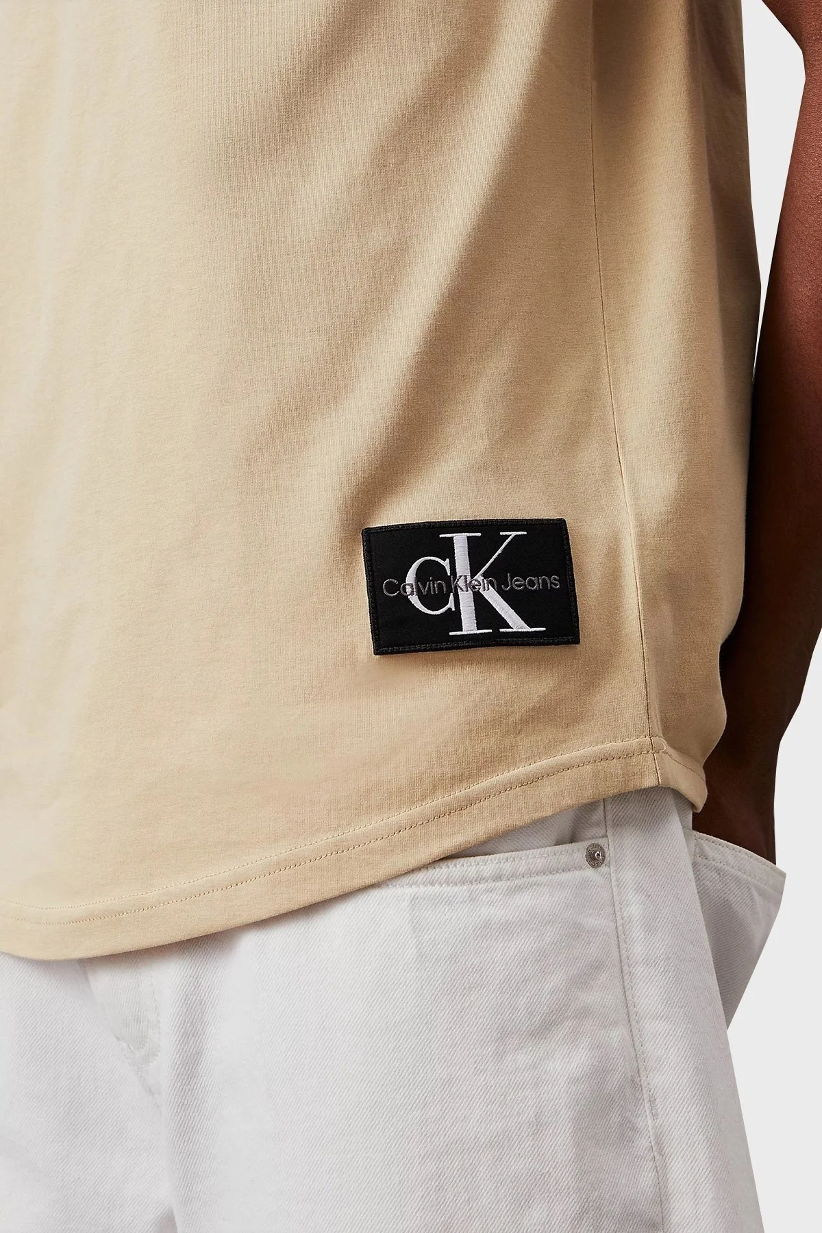 Calvin Klein % 100 Pamuk Bisiklet Yaka Regular Fit J30J323482RAE Erkek T Shirt J30J323482 RAE AÇIK HAKİ - 3