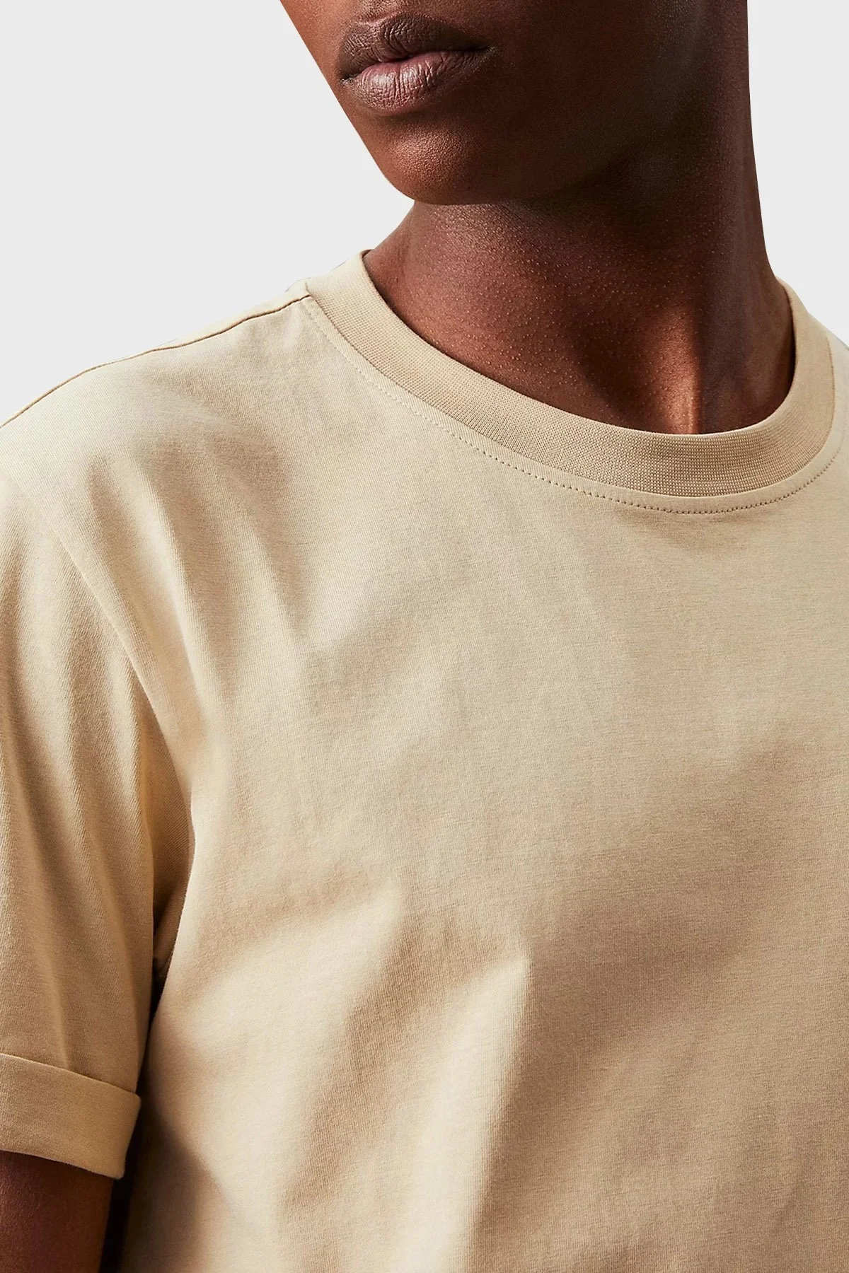 Calvin Klein % 100 Pamuk Bisiklet Yaka Regular Fit J30J323482RAE Erkek T Shirt J30J323482 RAE AÇIK HAKİ - 4