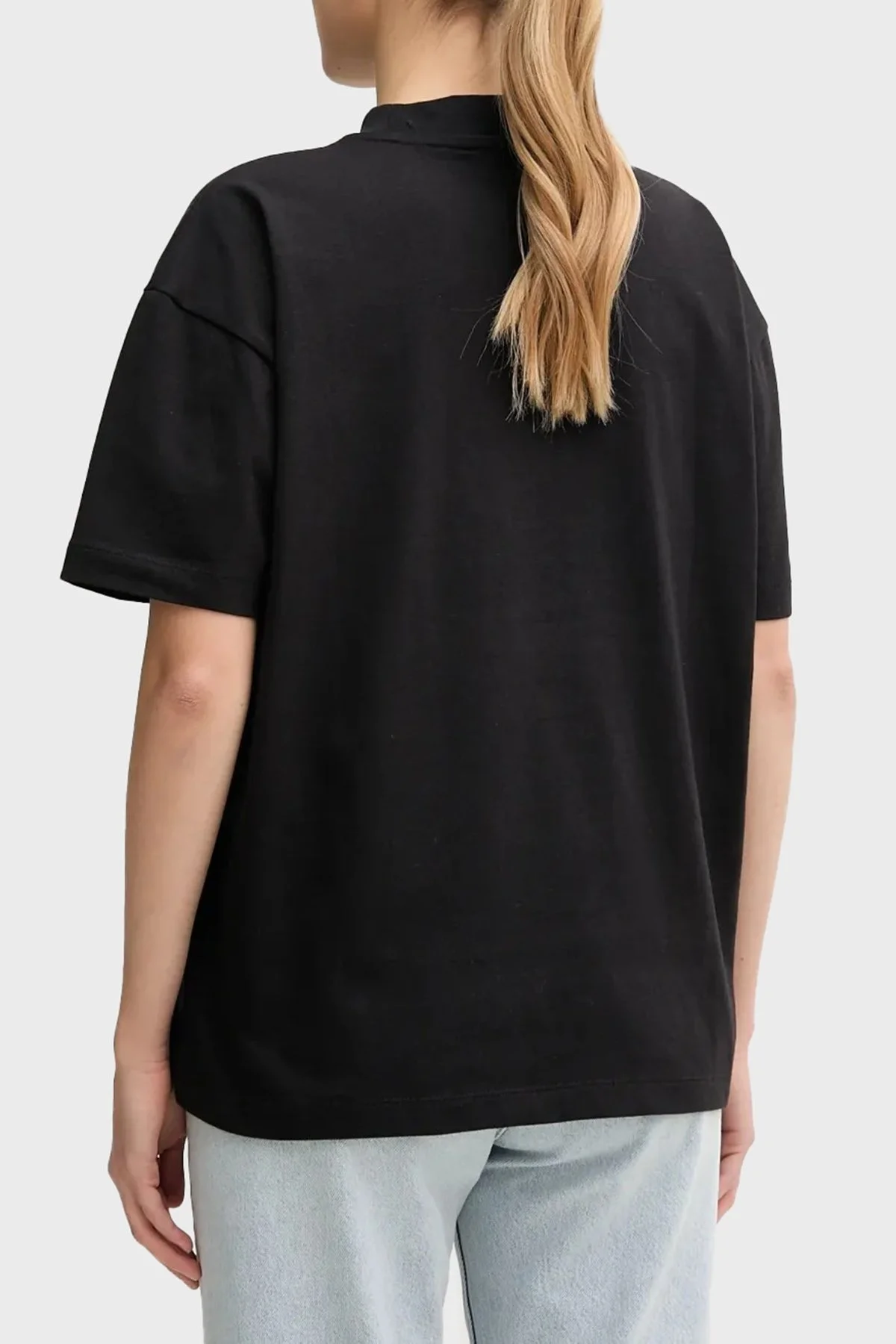 Calvin Klein % 100 Pamuk Boyfirend Fit Sıfır Yaka J20J225539BEH Bayan T Shirt J20J225539 BEH SİYAH - 8