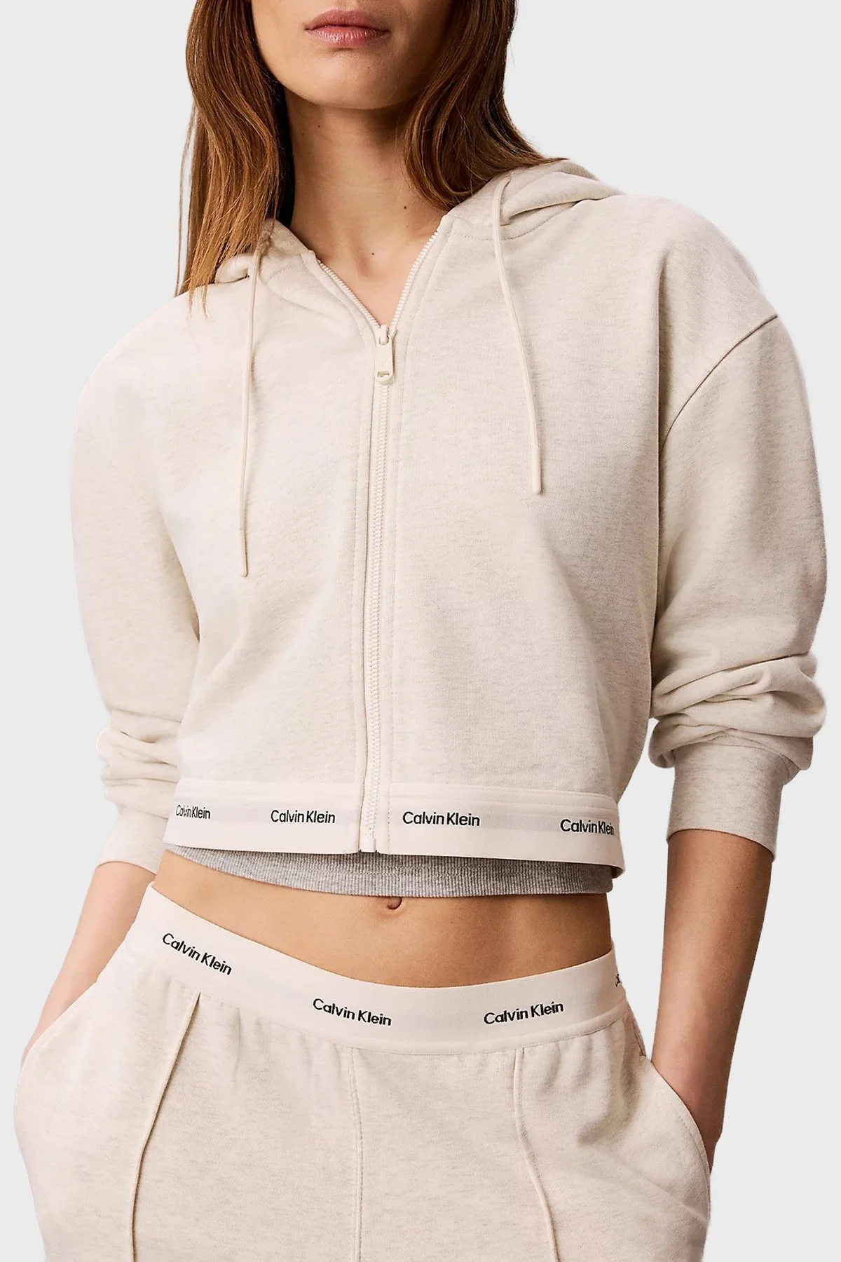 Calvin Klein % 100 Pamuk Logolu Regular Fit Fermuarlı Kapüşon Yaka LV047G252GP4P Kadın Sweat LV047G252G P4P BEJ - 1