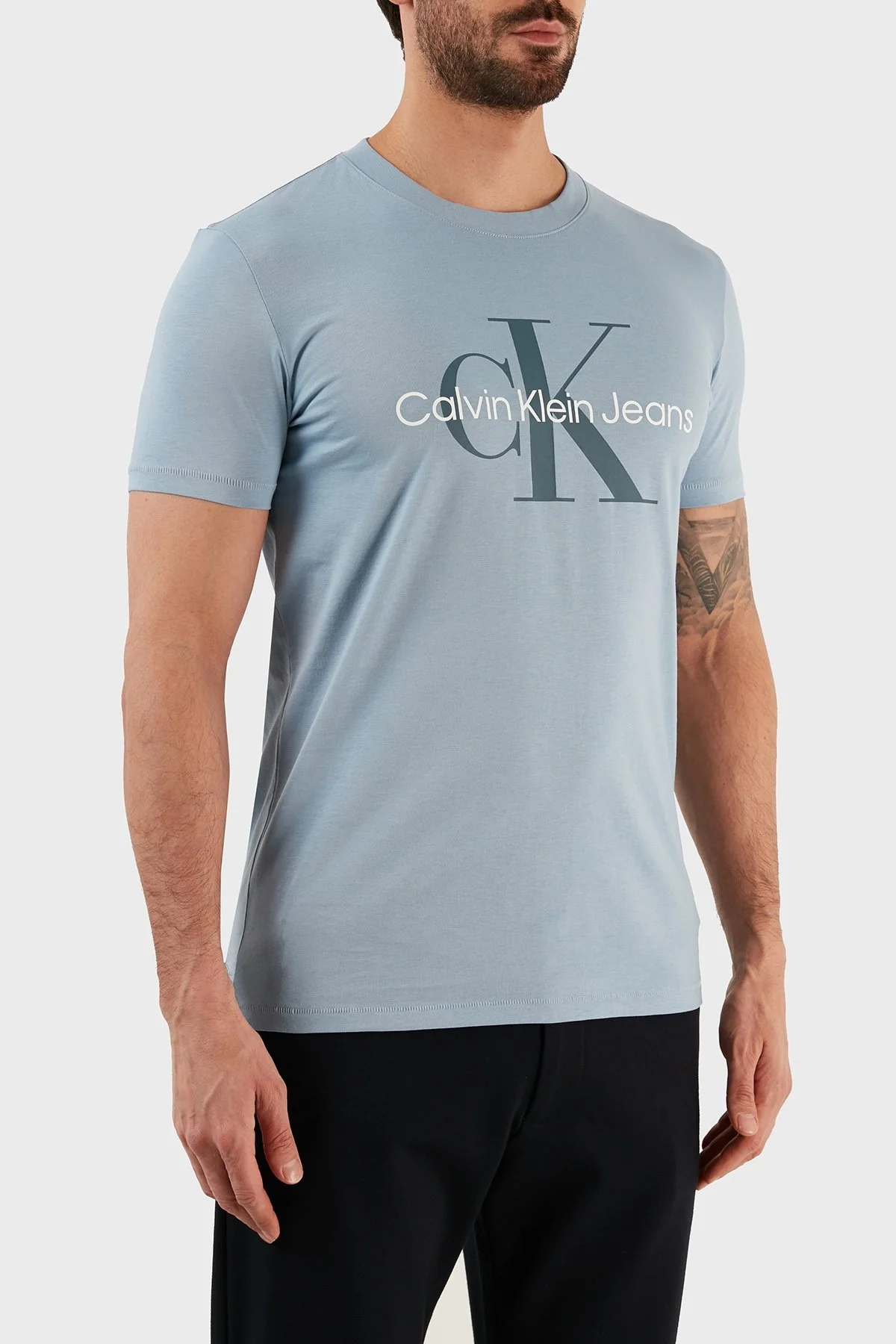 Calvin Klein % 100 Pamuk Logolu Slim Fit Bisiklet Yaka Erkek T Shirt J30J320806 DAR MAVİ - 3