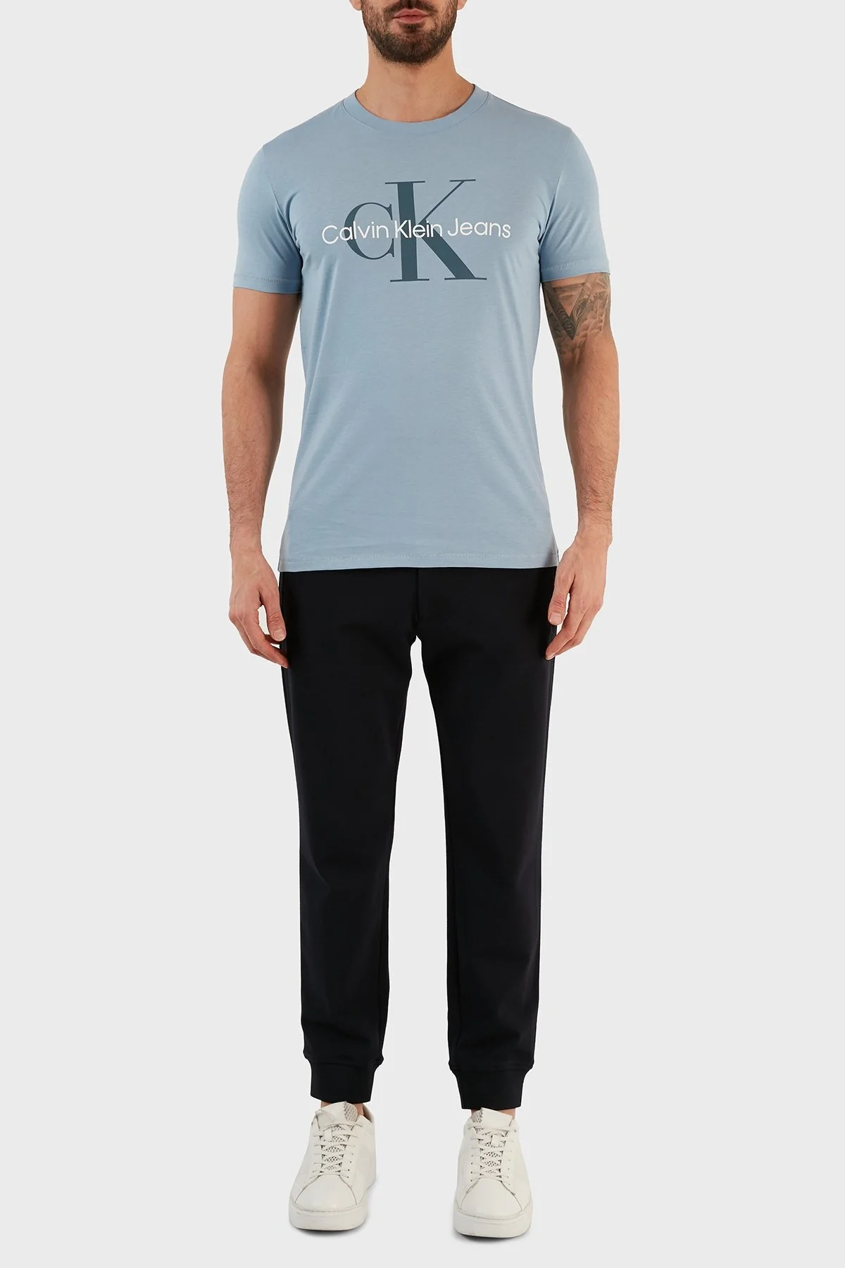 Calvin Klein % 100 Pamuk Logolu Slim Fit Bisiklet Yaka Erkek T Shirt J30J320806 DAR MAVİ - 4
