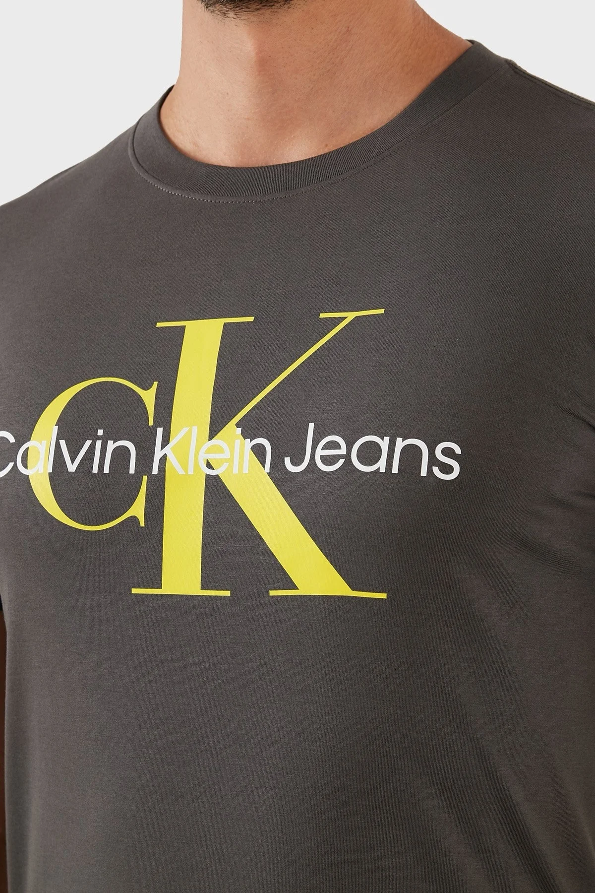 Calvin Klein % 100 Pamuk Logolu Slim Fit Bisiklet Yaka Erkek T Shirt J30J320806 PRC FÜME - 4
