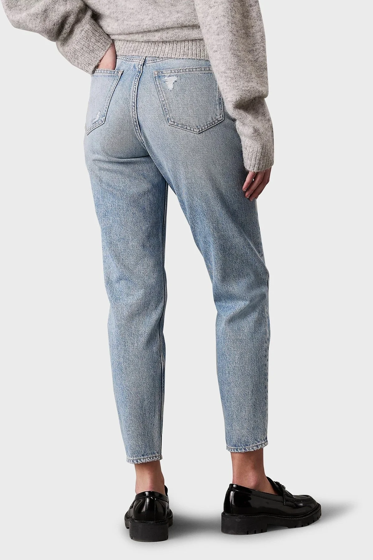 Calvin Klein % 100 Pamuk Mom Fit Yüksek Bel Daralan Paça Jeans J20J2240261AA Bayan Kot Pantolon J20J224026 1AA AÇIK MAVİ - 8