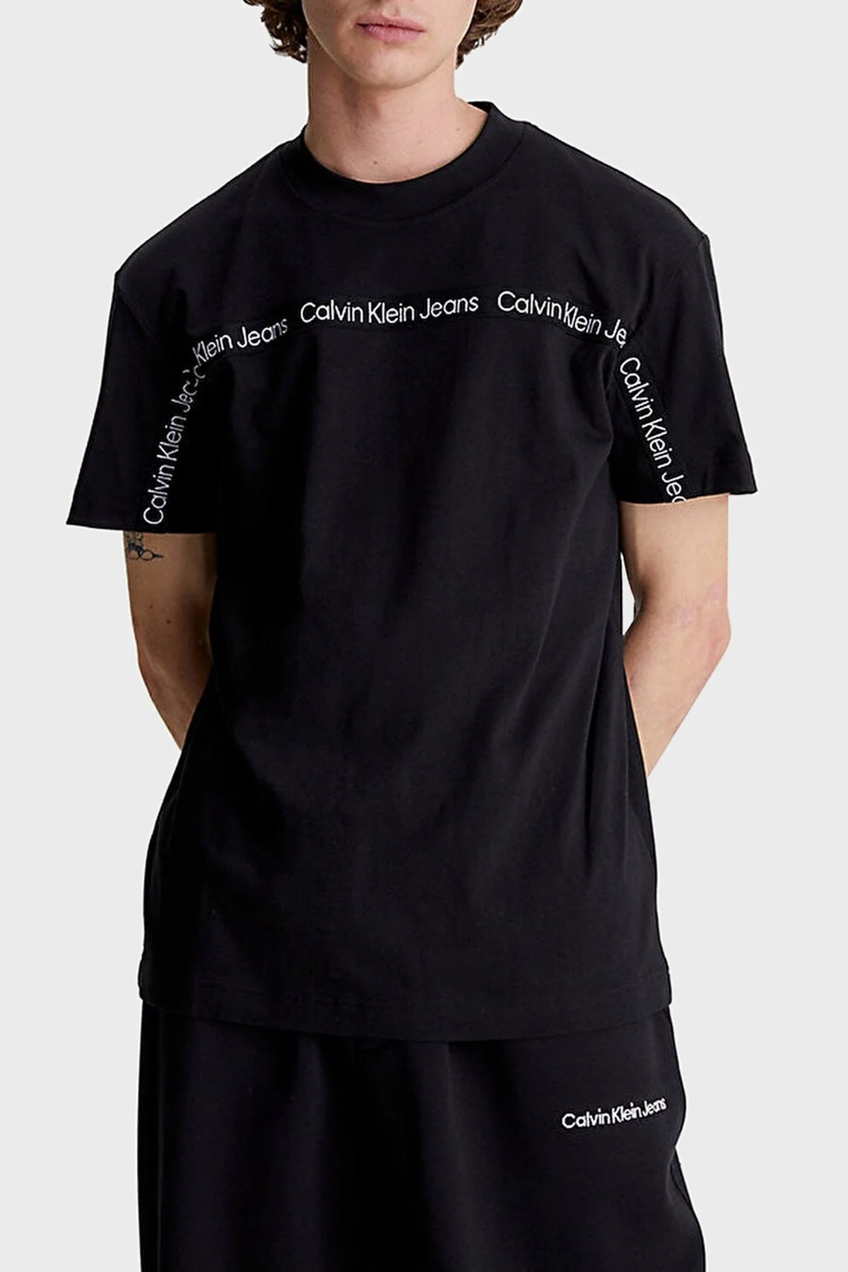 Calvin Klein % 100 Pamuk Regular Fit Bisiklet Yaka Erkek T Shirt J30J323253 BEH SİYAH - 1