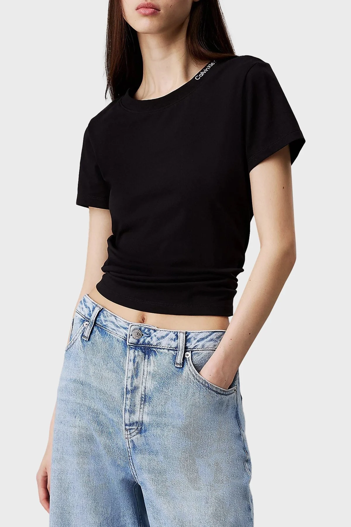 Calvin Klein % 100 Pamuk Regular Fit Bisiklet Yaka J20J225540BEH Bayan T Shirt J20J225540 BEH SİYAH - 5