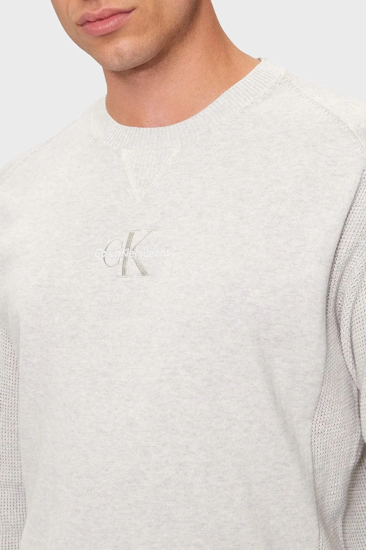 Calvin Klein % 100 Pamuk Regular Fit Bisiklet Yaka J30J325671P6G Erkek Kazak J30J325671 P6G AÇIK GRİ - 10