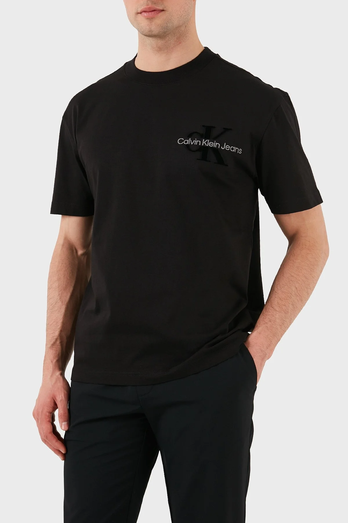 Calvin Klein % 100 Pamuk Regular Fit Bisiklet Yaka J30J327107BEH Erkek T Shirt J30J327107 BEH SİYAH - 7