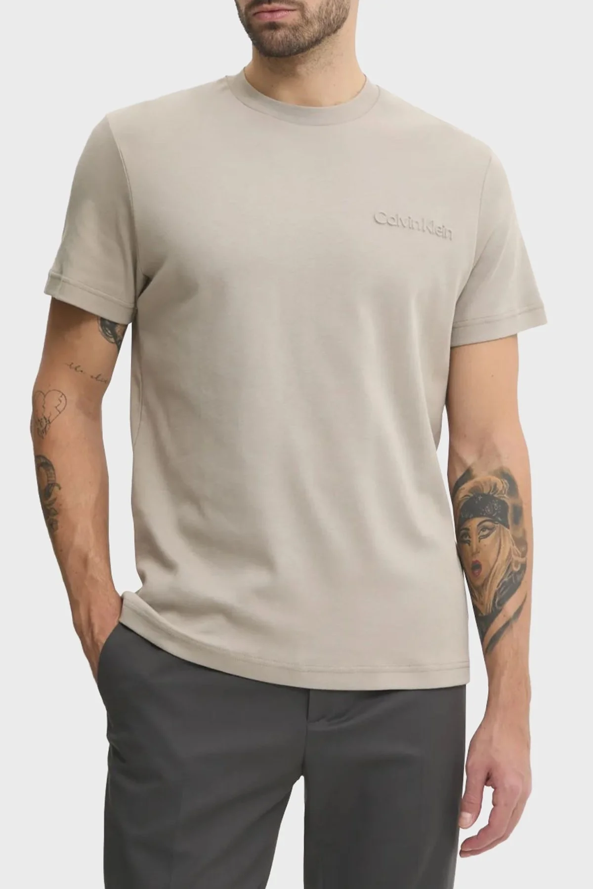 Calvin Klein % 100 Pamuk Regular Fit Bisiklet Yaka Logolu K10K113737RAJ Erkek T Shirt K10K113737 RAJ AÇIK HAKİ - 1