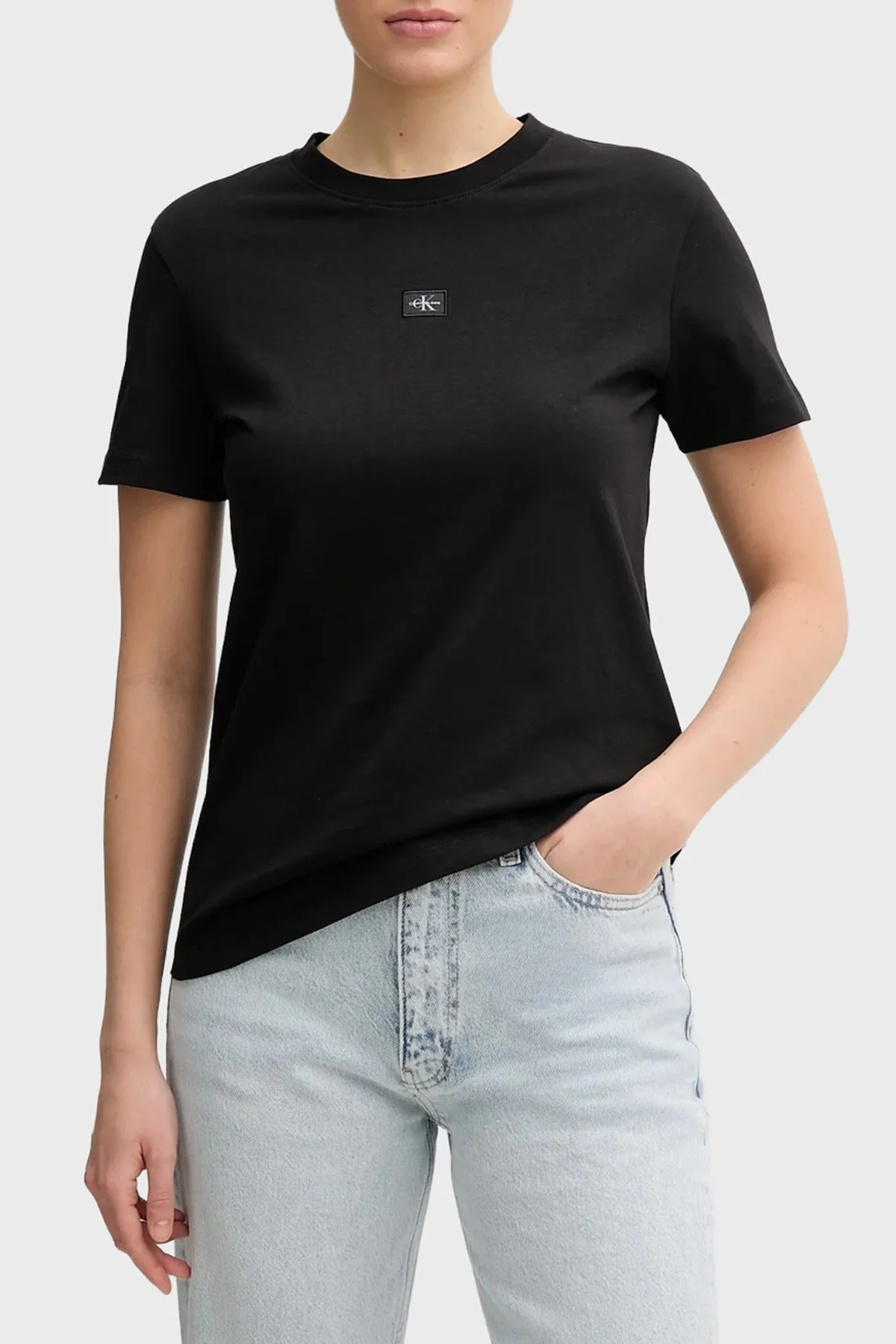 Calvin Klein % 100 Pamuk Regular Fit Bisiklet Yaka Logolu Kadın T Shirt LV047F227G UB1 SİYAH - 1