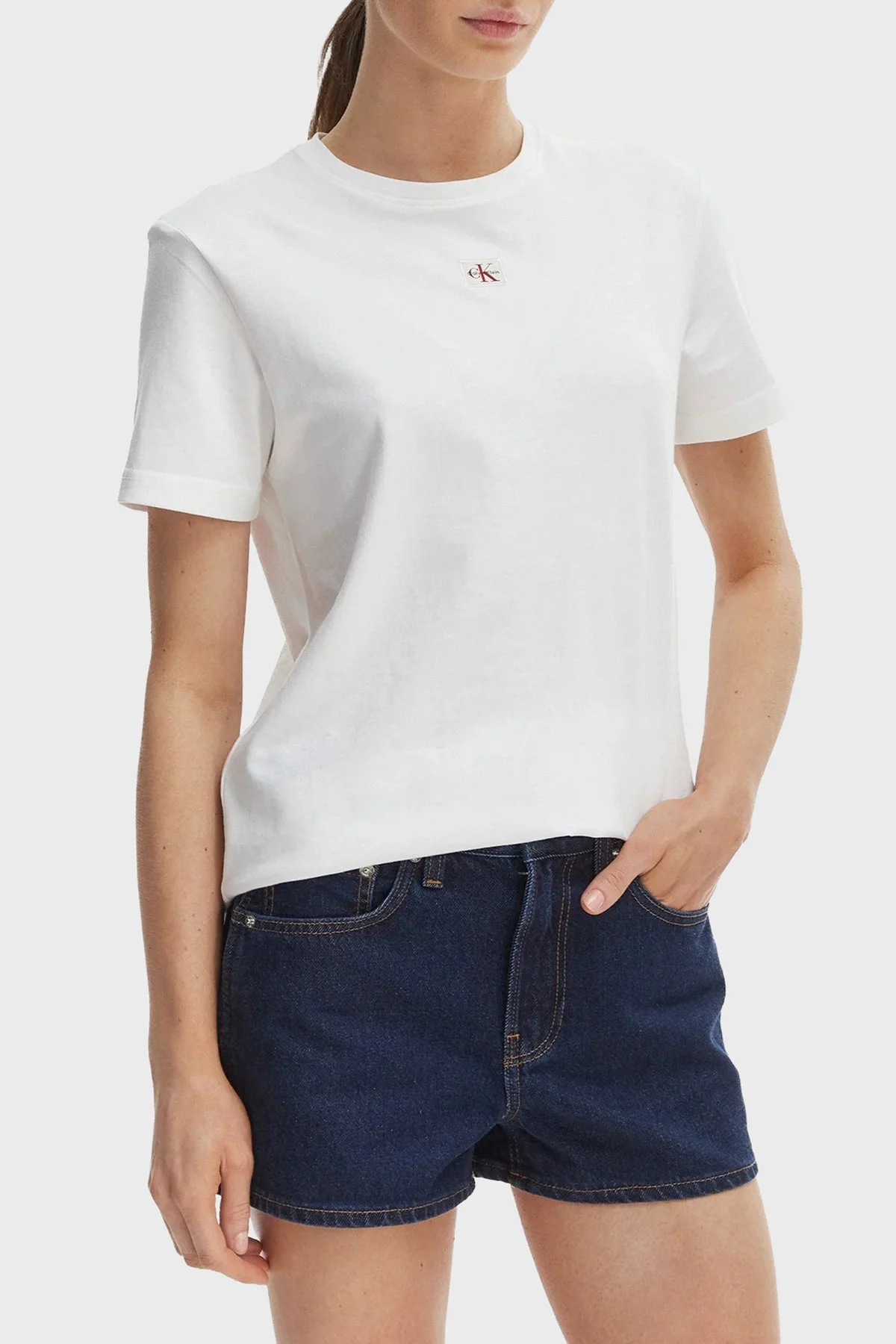 Calvin Klein % 100 Pamuk Regular Fit Bisiklet Yaka Logolu Kadın T Shirt LV047F227G YAF BEYAZ - 1