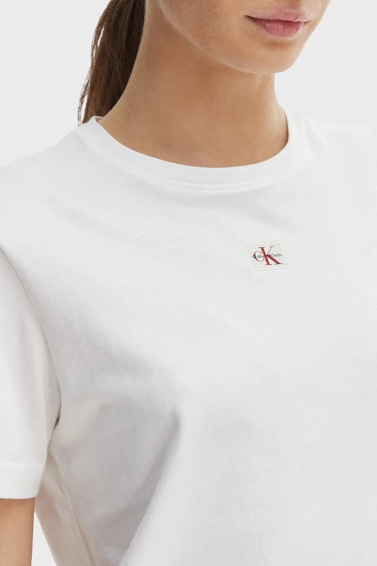 Calvin Klein % 100 Pamuk Regular Fit Bisiklet Yaka Logolu Kadın T Shirt LV047F227G YAF BEYAZ - 4