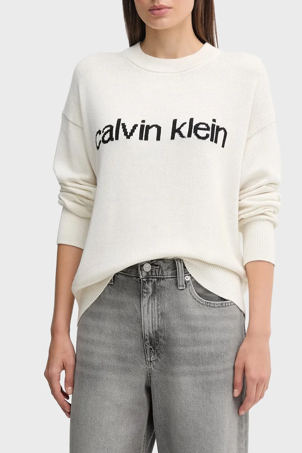 Calvin Klein % 100 Pamuk Regular Fit Bisiklet Yaka Logolu LV047C311GYAS Bayan Kazak LV047C311G YAS BEYAZ - 1