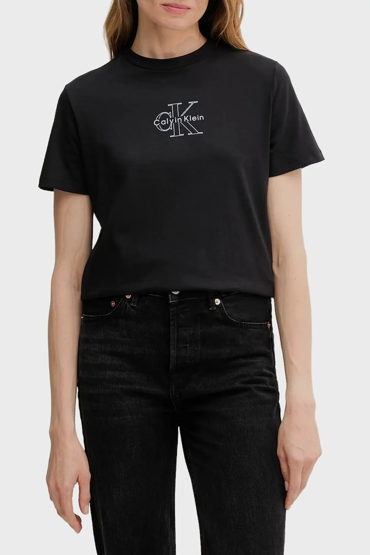 Calvin Klein % 100 Pamuk Regular Fit Bisiklet Yaka Logolu LV047C863GUB1 Bayan T Shirt LV047C863G UB1 SİYAH - 1