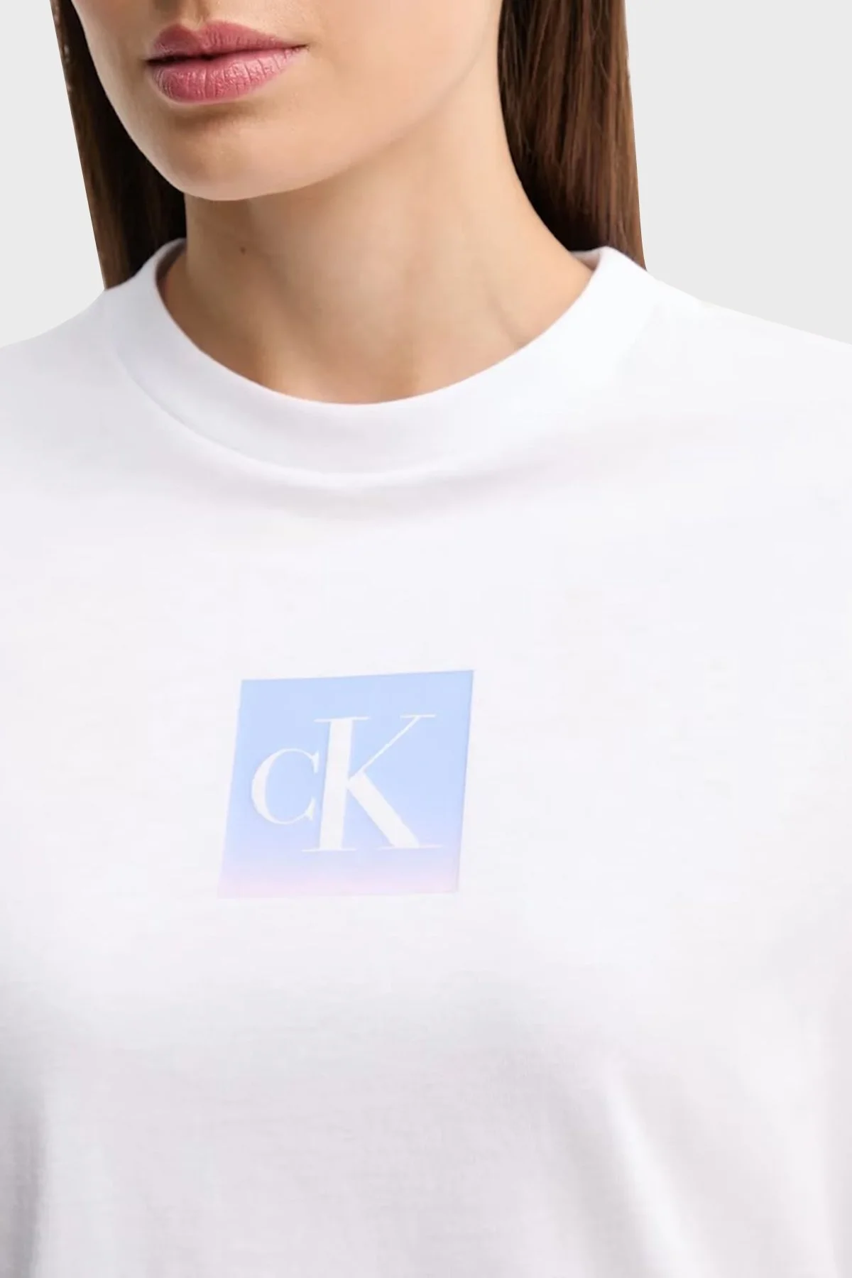 Calvin Klein % 100 Pamuk Regular Fit Bisiklet Yaka Logolu LV047C864GYAA Bayan T Shirt LV047C864G YAA BEYAZ - 3