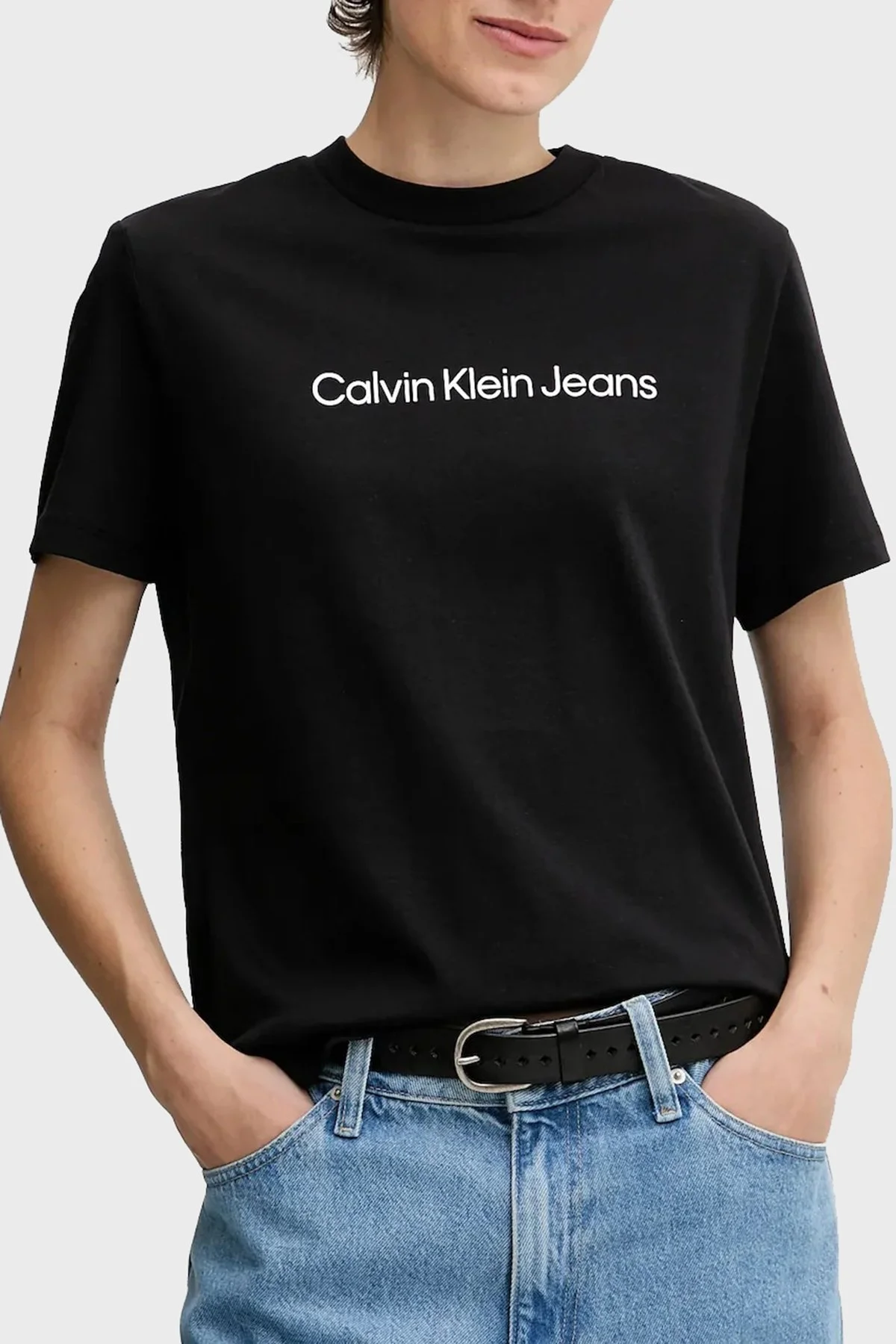 Calvin Klein % 100 Pamuk Regular Fit Bisiklet Yaka Logolu LV047C912GUB1 Bayan T Shirt LV047C912G UB1 SİYAH - 1