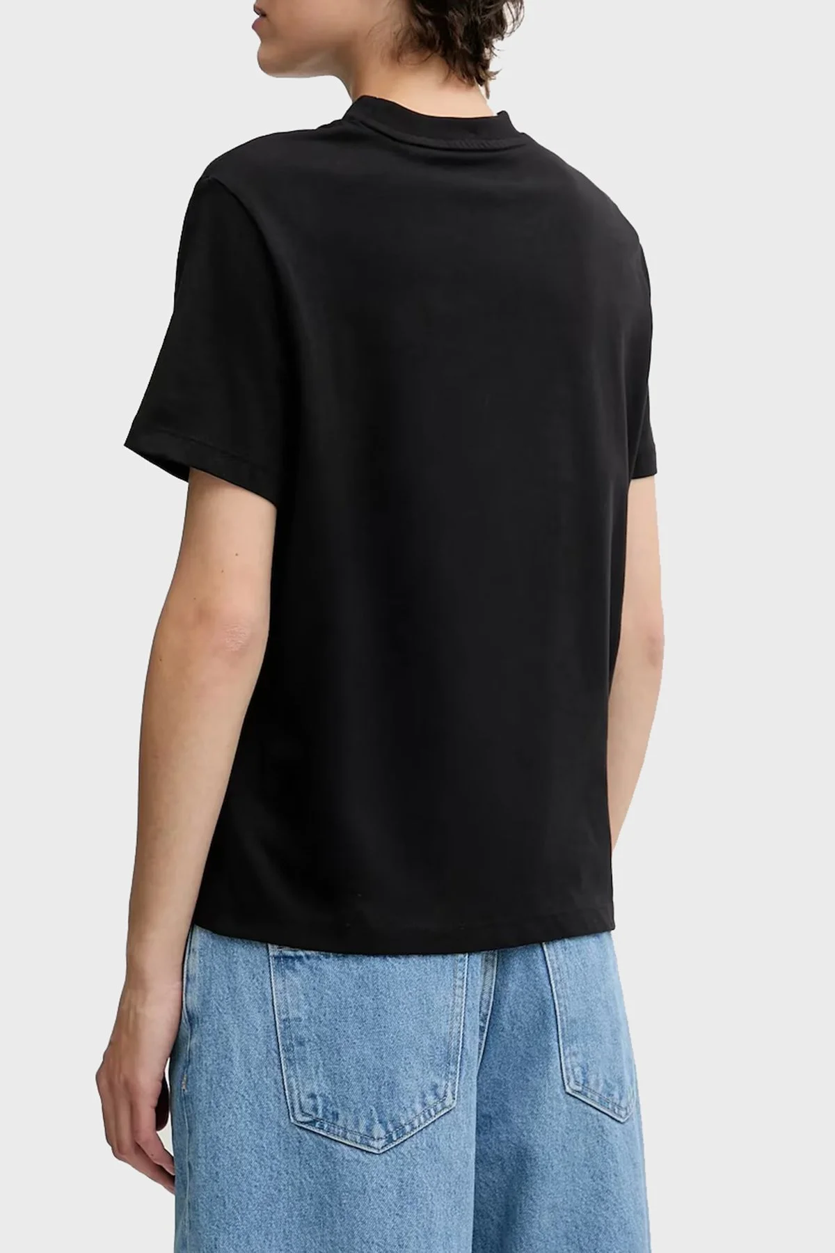 Calvin Klein % 100 Pamuk Regular Fit Bisiklet Yaka Logolu LV047C912GUB1 Bayan T Shirt LV047C912G UB1 SİYAH - 6