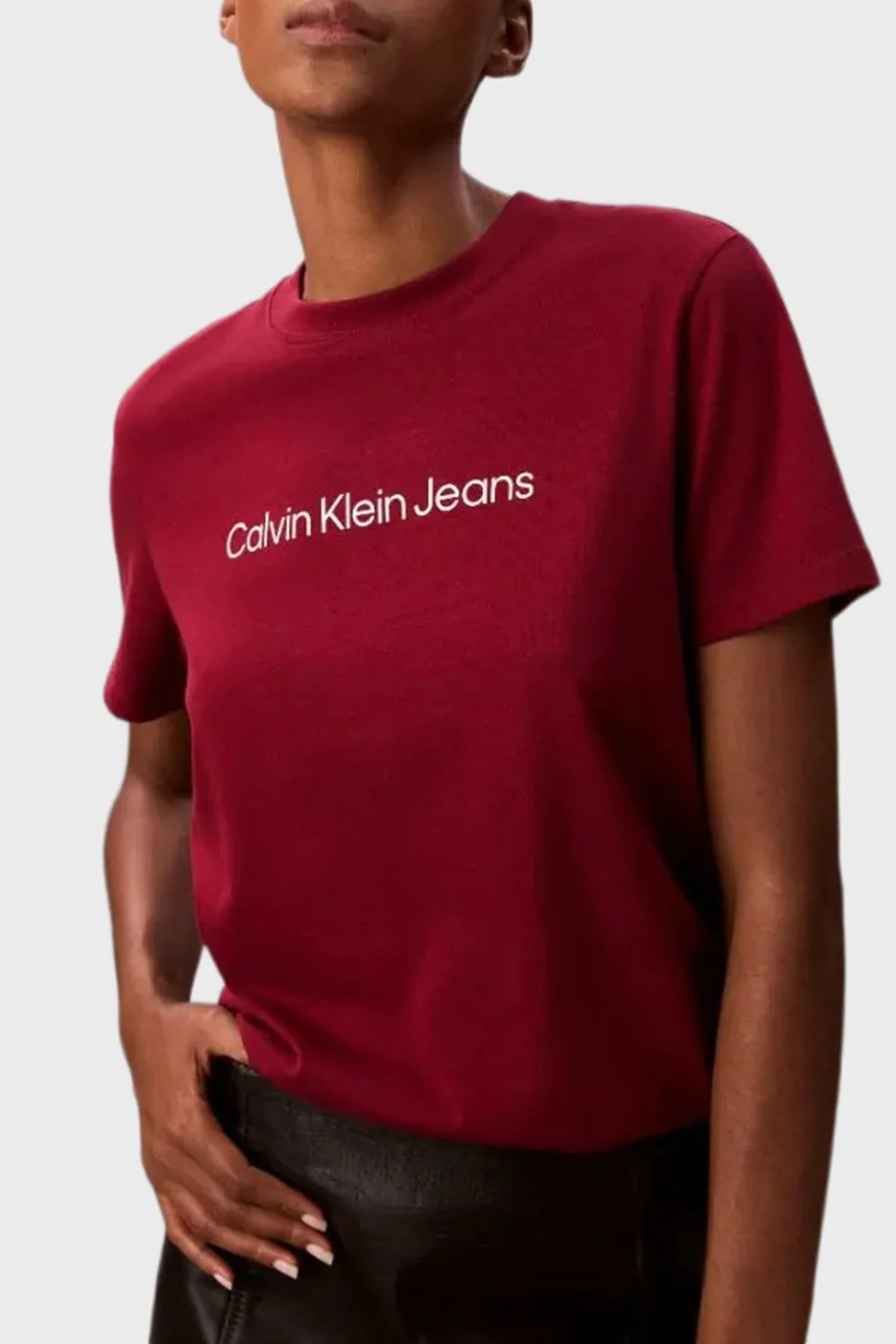 Calvin Klein % 100 Pamuk Regular Fit Bisiklet Yaka Logolu LV047C912GWFK Bayan T Shirt LV047C912G WFK BORDO - 5