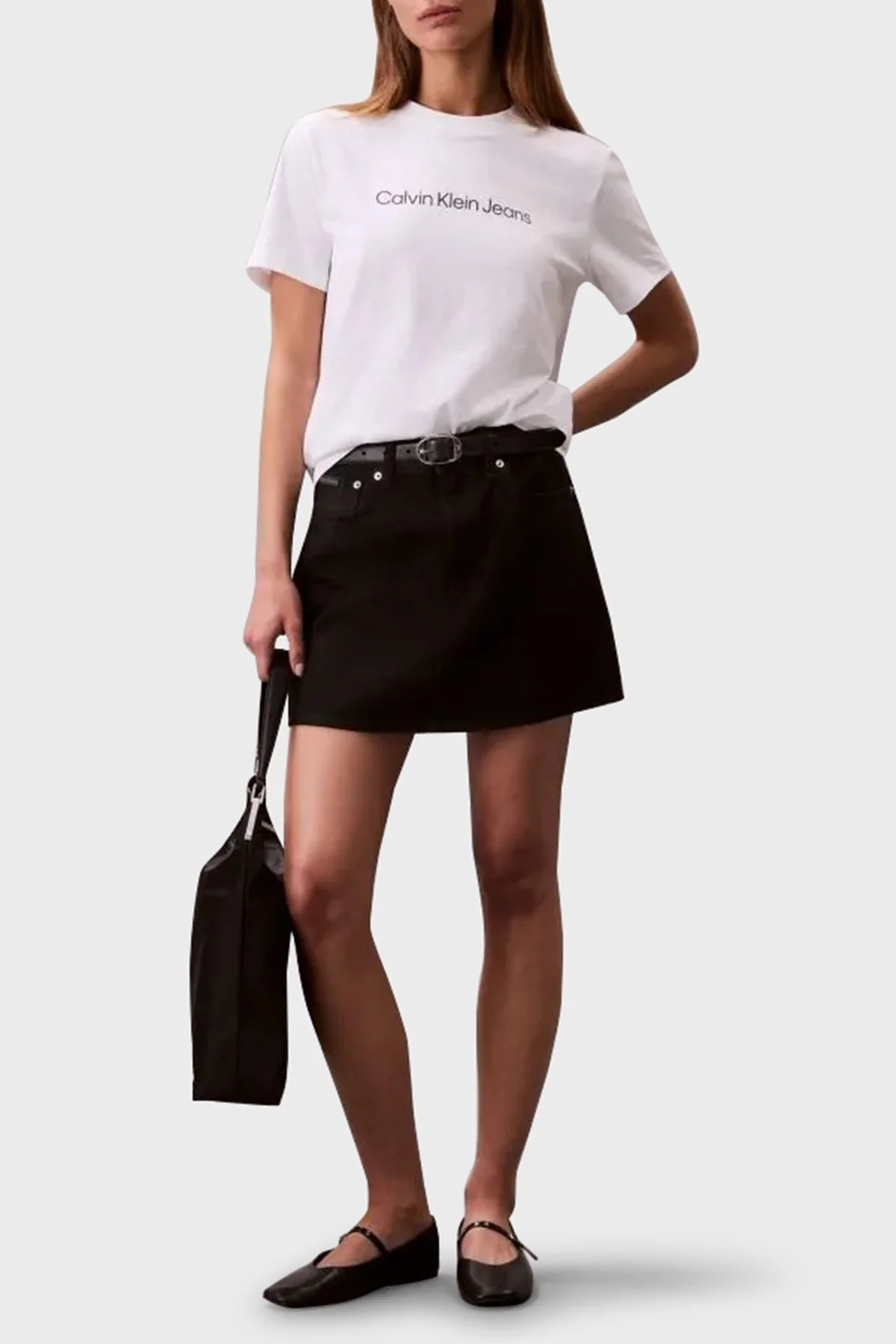 Calvin Klein % 100 Pamuk Regular Fit Bisiklet Yaka Logolu LV047C912GYAA Bayan T Shirt LV047C912G YAA BEYAZ - 2