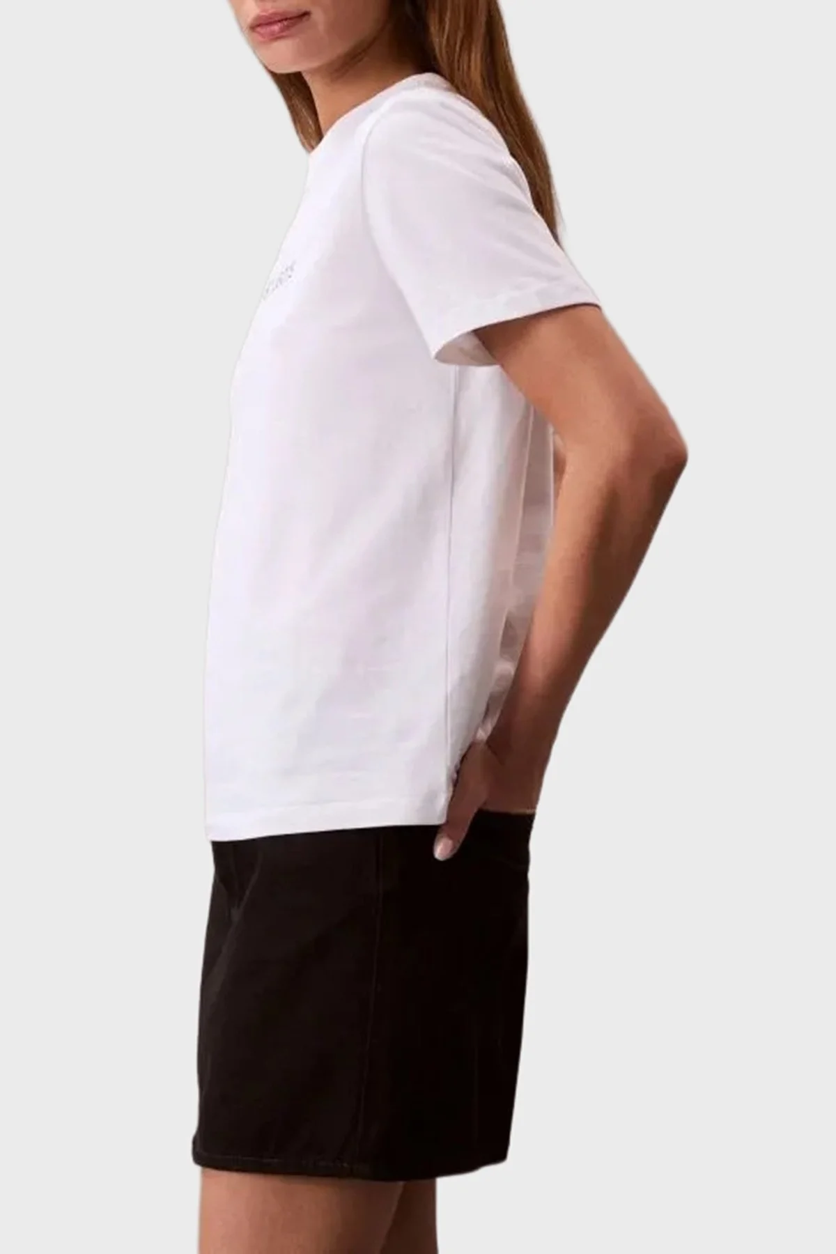 Calvin Klein % 100 Pamuk Regular Fit Bisiklet Yaka Logolu LV047C912GYAA Bayan T Shirt LV047C912G YAA BEYAZ - 5