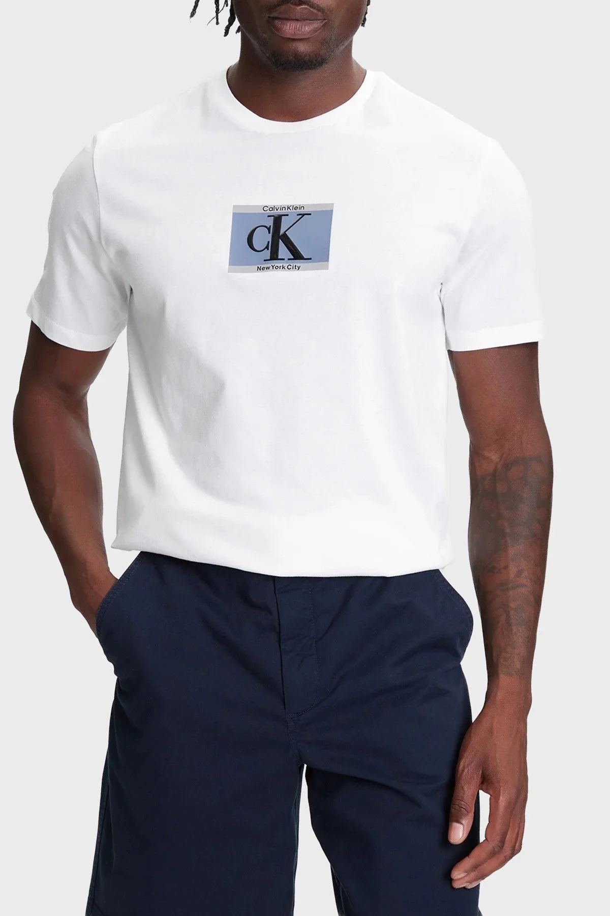 Calvin Klein % 100 Pamuk Regular Fit Bisiklet Yaka Logolu LV04RC854GYAF Erkek T Shirt LV04RC854G YAF BEYAZ - 6