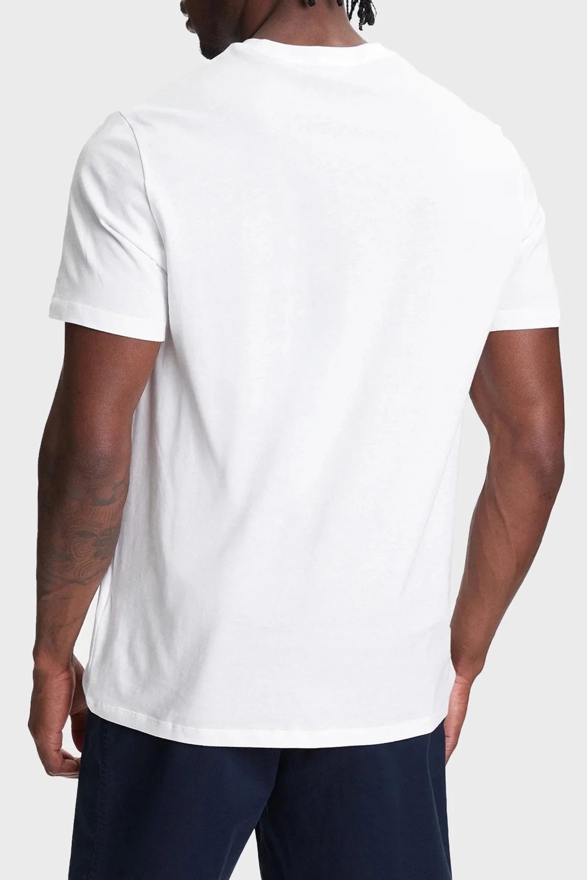 Calvin Klein % 100 Pamuk Regular Fit Bisiklet Yaka Logolu LV04RC854GYAF Erkek T Shirt LV04RC854G YAF BEYAZ - 8