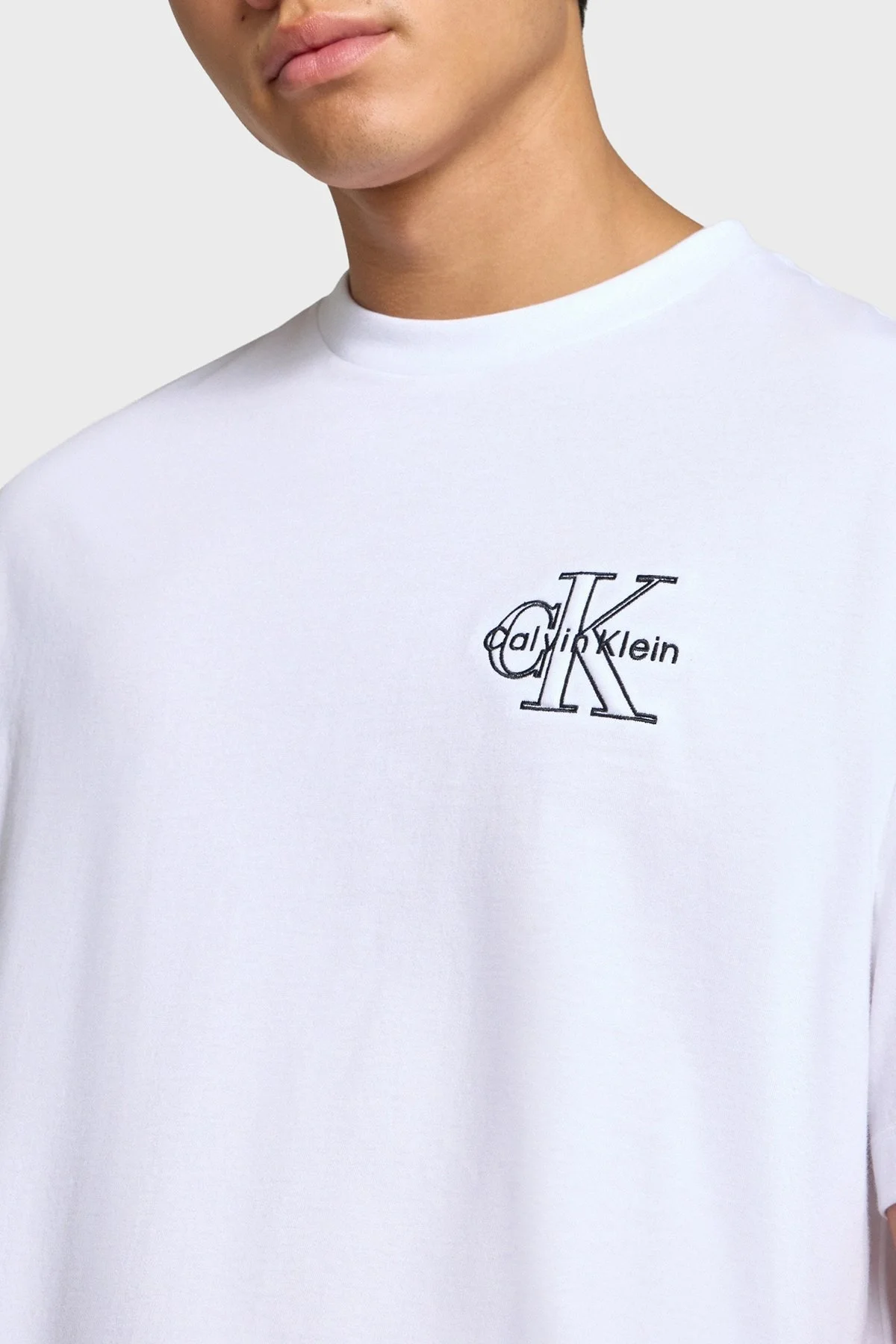 Calvin Klein % 100 Pamuk Regular Fit Bisiklet Yaka Logolu LV04RC856GYAA Erkek T Shirt LV04RC856G YAA BEYAZ - 4