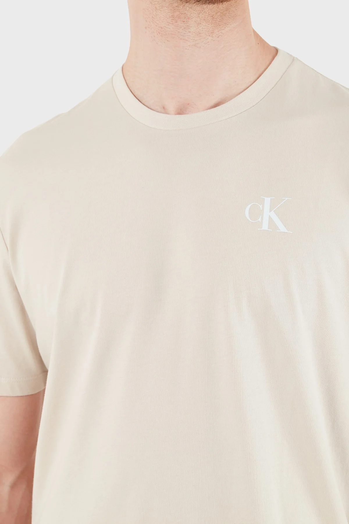 Calvin Klein % 100 Pamuk Regular Fit Bisiklet Yaka Logolu LV14RF852G2JX Erkek T Shirt LV14RF852G 2JX BEJ - 6