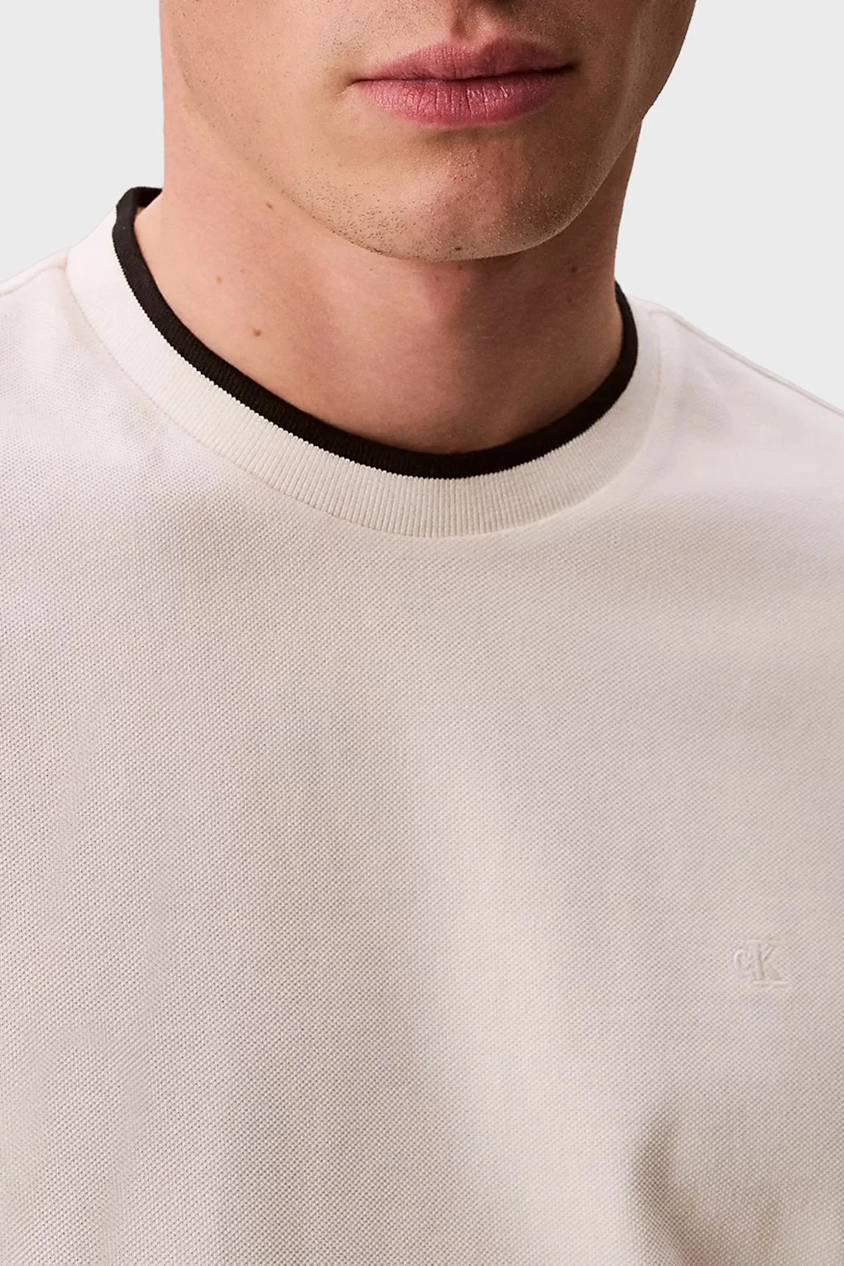 Calvin Klein % 100 Pamuk Regular Fit Bisiklet Yaka LV04LF215GYAS Erkek T Shirt LV04LF215G YAS KREM - 4