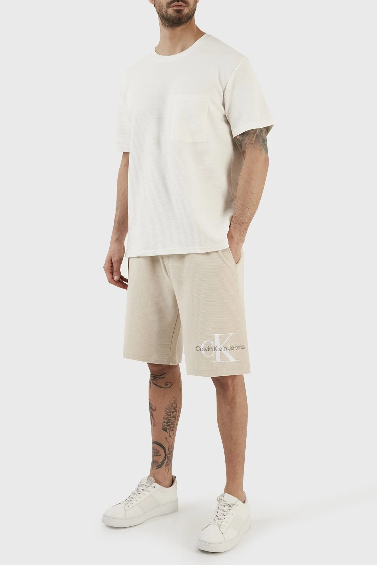 Calvin Klein % 100 Pamuk Regular Fit Cepli J30J323225ACI Erkek Short J30J323225 ACI BEJ - 1