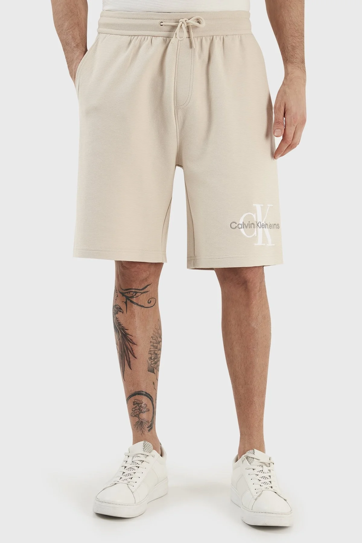 Calvin Klein % 100 Pamuk Regular Fit Cepli J30J323225ACI Erkek Short J30J323225 ACI BEJ - 4