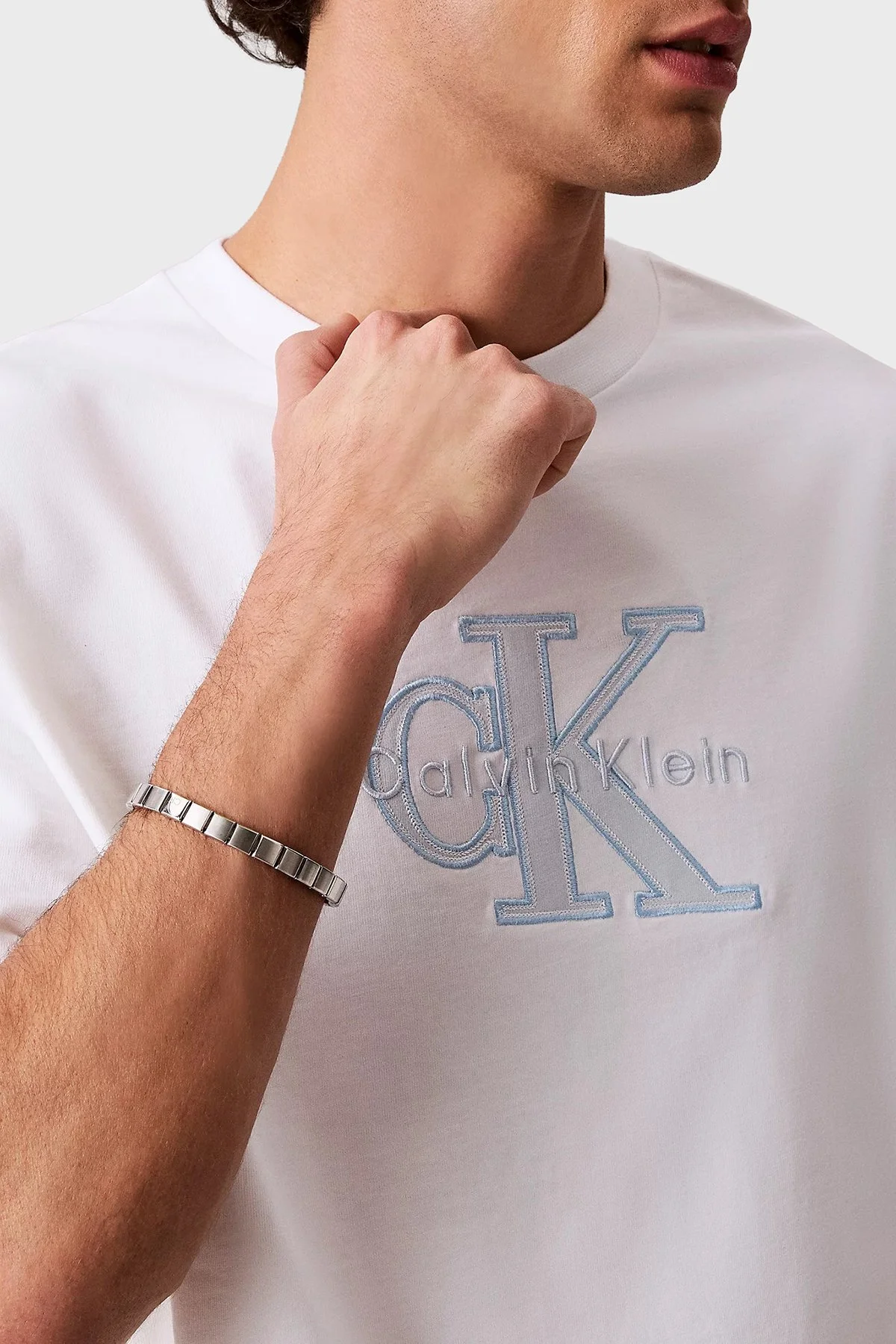 Calvin Klein % 100 Pamuk Regular Fit Logolu Bisiklet Yaka LV04RF819GYAF Erkek T Shirt LV04RF819G YAF BEYAZ - 5