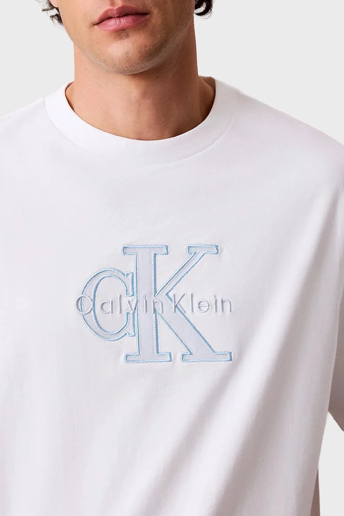 Calvin Klein % 100 Pamuk Regular Fit Logolu Bisiklet Yaka LV04RF819GYAF Erkek T Shirt LV04RF819G YAF BEYAZ - 6