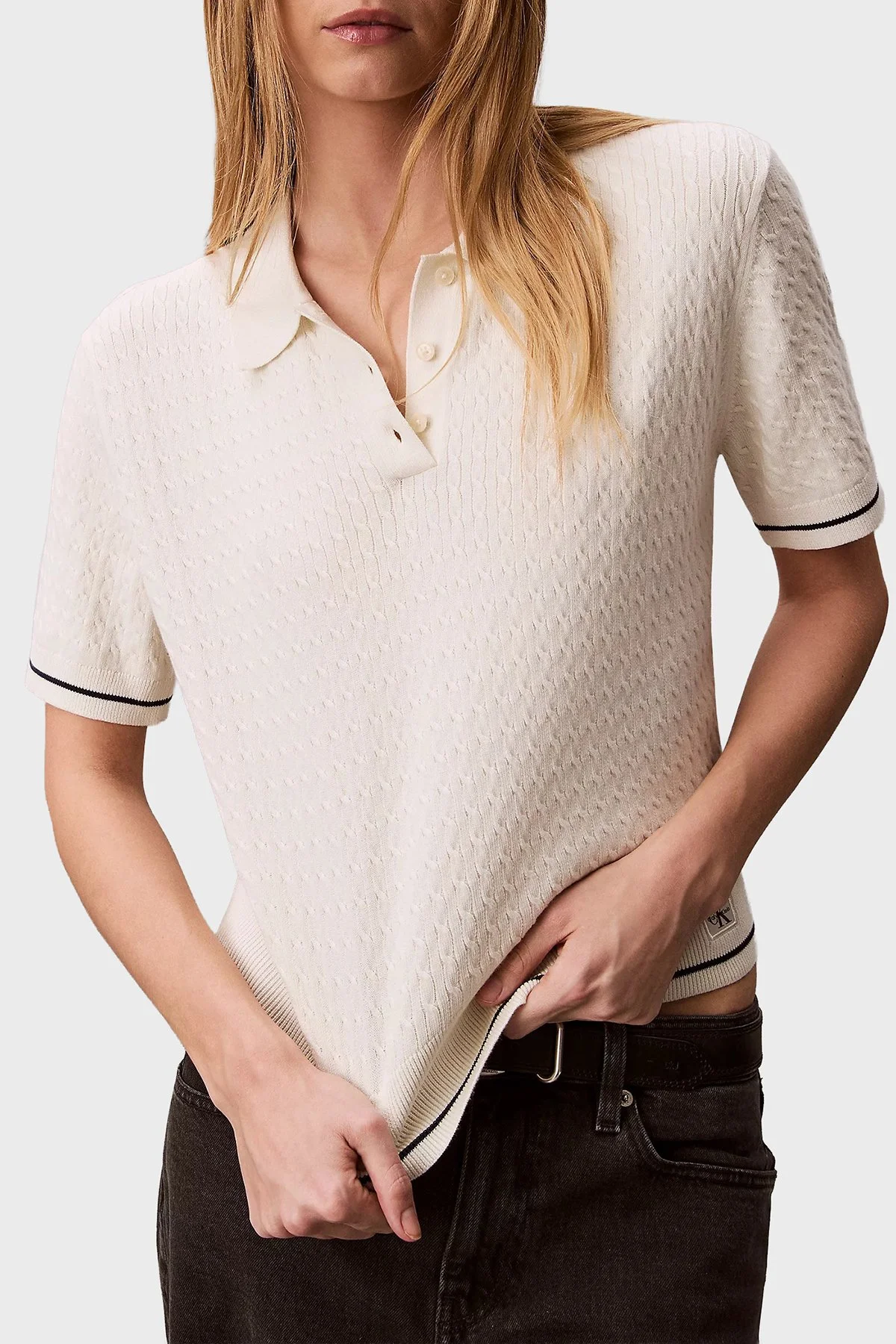 Calvin Klein % 100 Pamuk Regular Fit Logolu Örme Düğmeli Bayan Polo LV047F320G YAS BEYAZ - 4