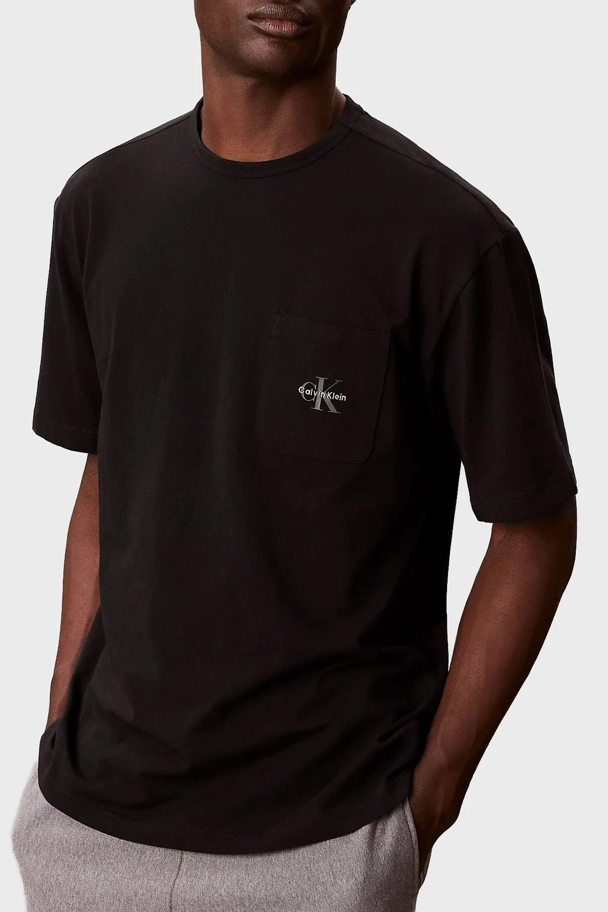 Calvin Klein % 100 Pamuk Relaxed Fit Bisiklet Yaka LV00NM2972UB1 Erkek T Shirt LV00NM2972 UB1 SİYAH - 1