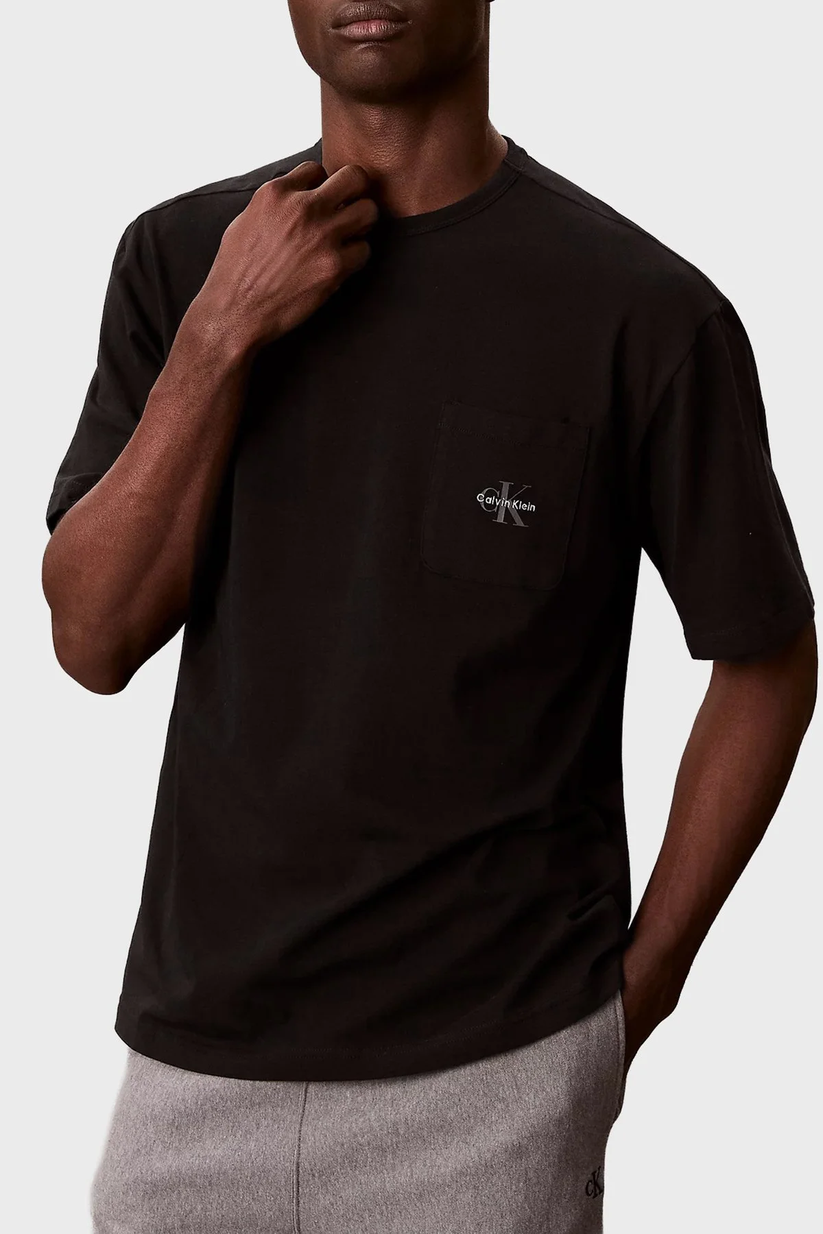 Calvin Klein % 100 Pamuk Relaxed Fit Bisiklet Yaka LV00NM2972UB1 Erkek T Shirt LV00NM2972 UB1 SİYAH - 3