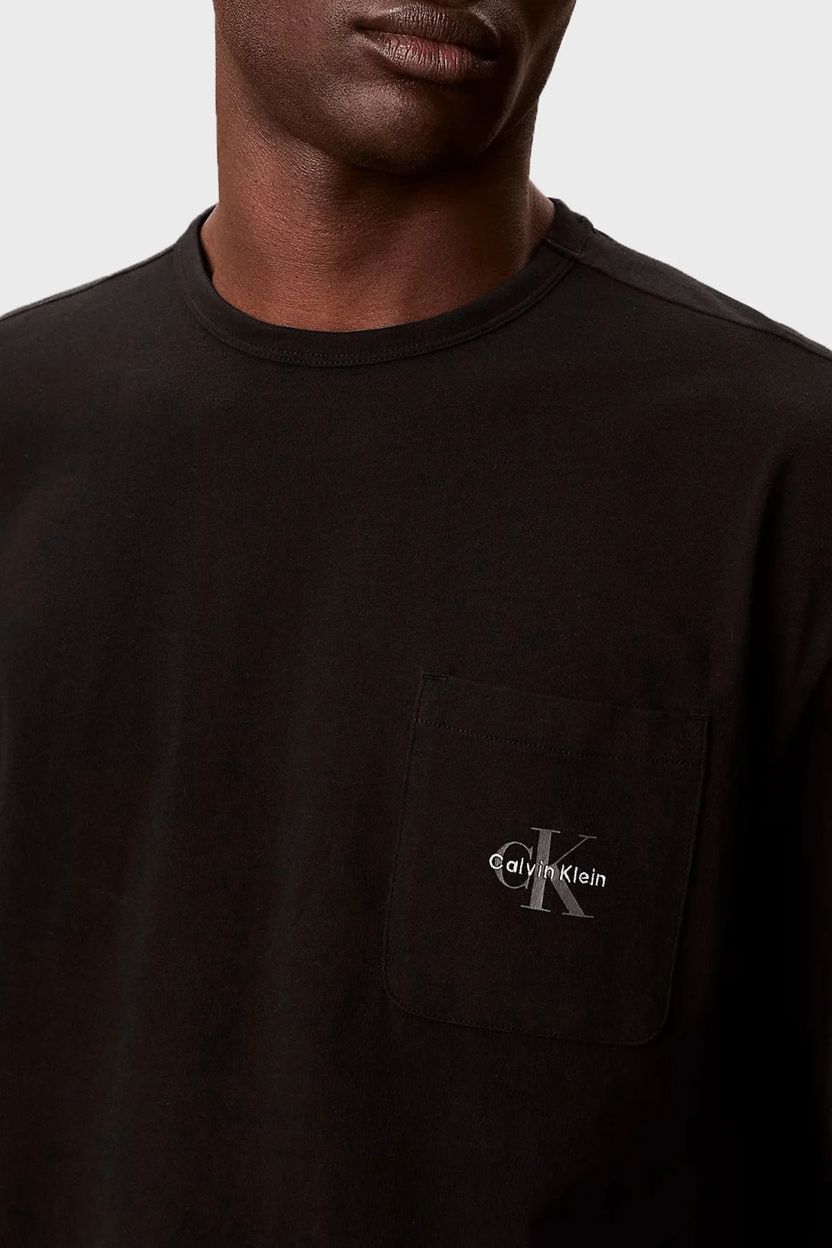 Calvin Klein % 100 Pamuk Relaxed Fit Bisiklet Yaka LV00NM2972UB1 Erkek T Shirt LV00NM2972 UB1 SİYAH - 4