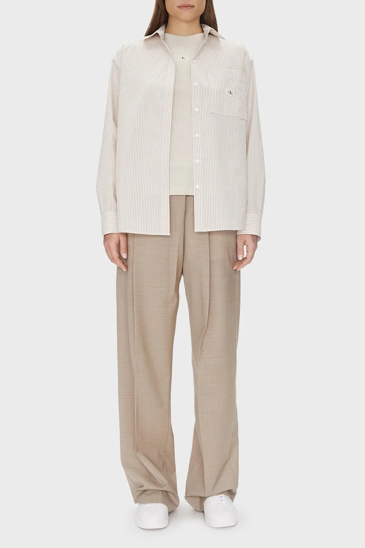 Calvin Klein % 100 Pamuk Relaxed Fit Cepli Çizgili J20J224436YAA Bayan Gömlek J20J224436 YAA BEYAZ-BEJ - 7