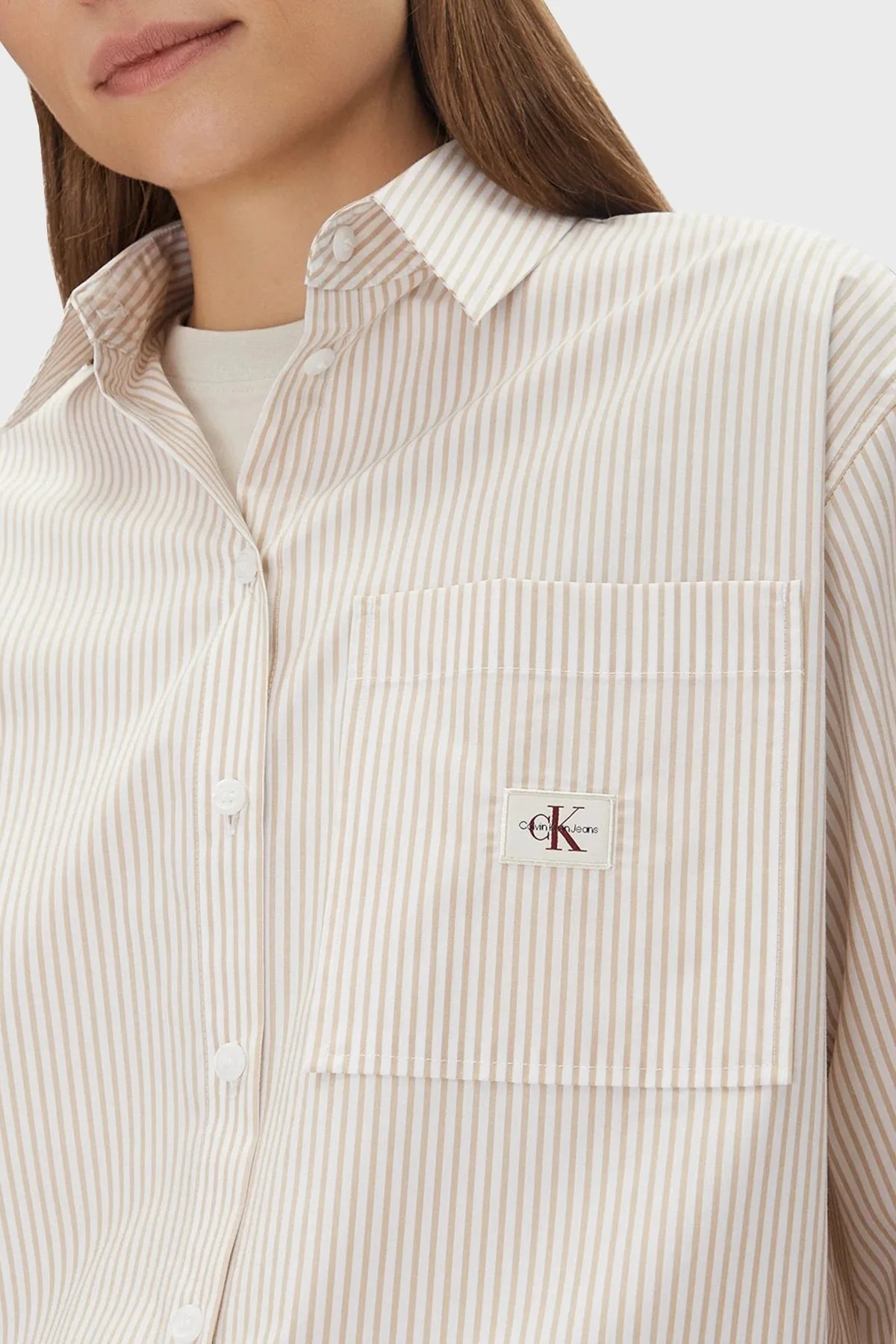 Calvin Klein % 100 Pamuk Relaxed Fit Cepli Çizgili J20J224436YAA Bayan Gömlek J20J224436 YAA BEYAZ-BEJ - 9