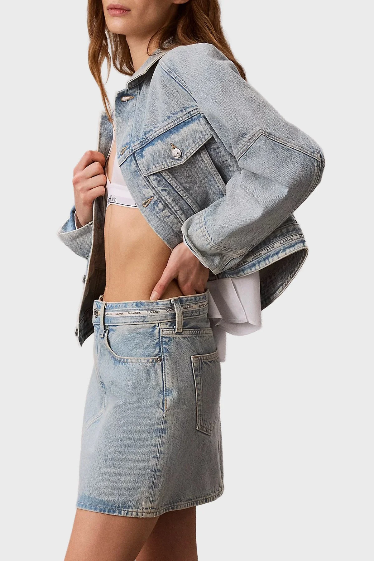 Calvin Klein % 100 Pamuk Relaxed Fit Cepli LV047G726GYP3 Kadın Kot Ceket LV047G726G YP3 AÇIK MAVİ - 5
