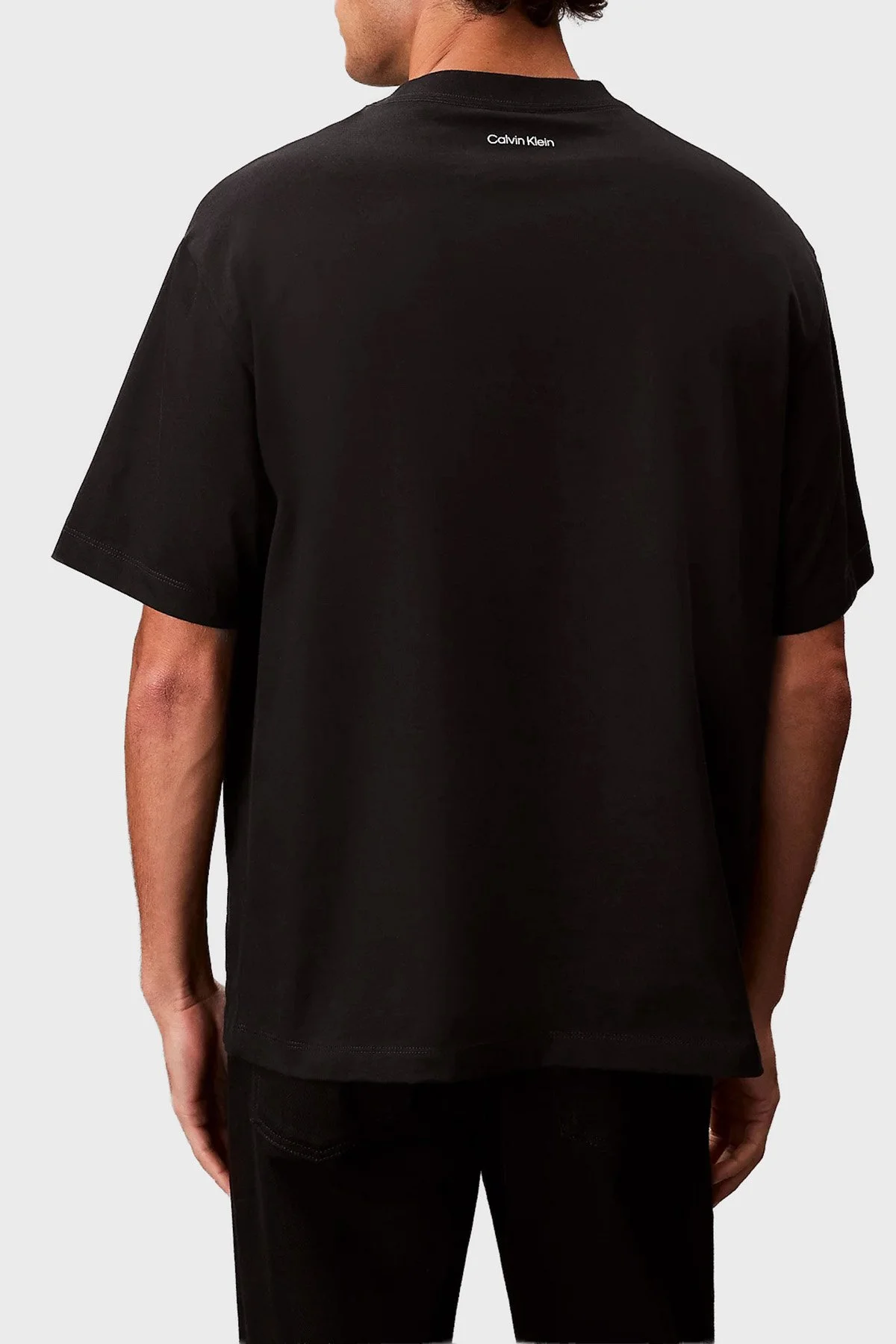 Calvin Klein % 100 Pamuk Relaxed Fit Logolu Bisiklet Yaka LV04RF823GUB1 Erkek T Shirt LV04RF823G UB1 SİYAH - 3