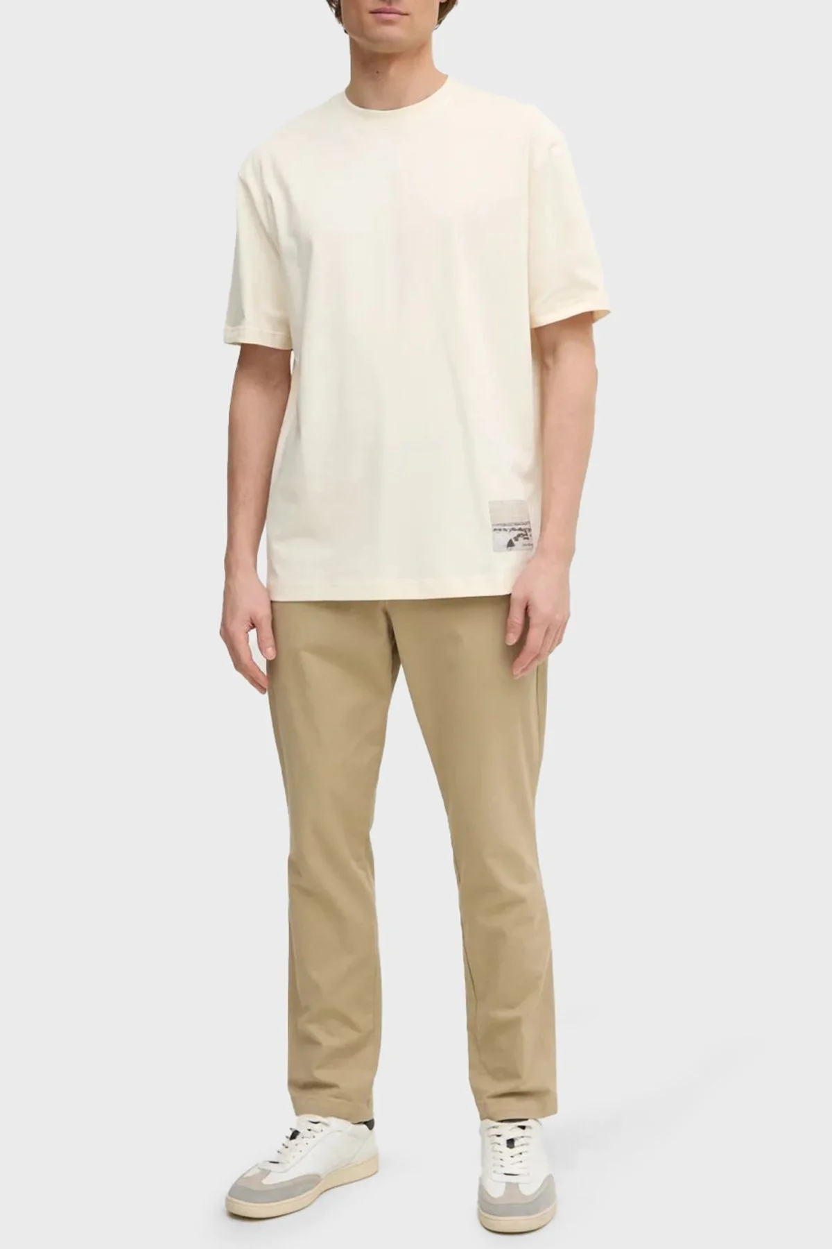 Calvin Klein % 100 Pamuk Relaxed Fit Sırt Baskılı J30J327094YAC Erkek T Shirt J30J327094 YAC BEYAZ - 7