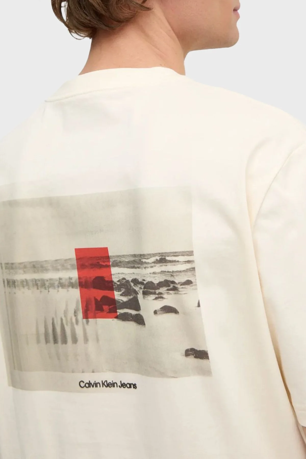 Calvin Klein % 100 Pamuk Relaxed Fit Sırt Baskılı J30J327094YAC Erkek T Shirt J30J327094 YAC BEYAZ - 9