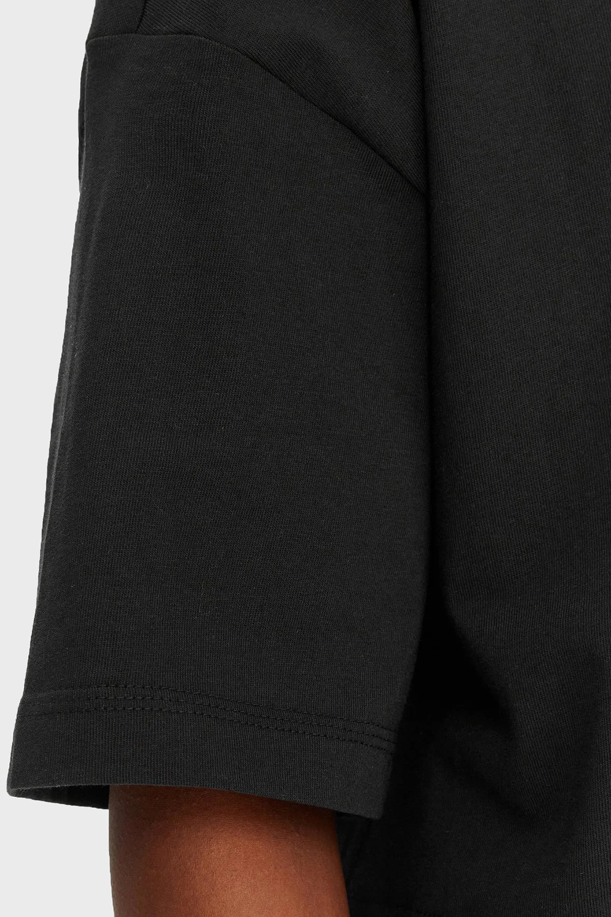 Calvin Klein % 100 Pamuk Relaxed Logolu Bisiklet Yaka LV047F828GUB1 Bayan T Shirt LV047F828G UB1 SİYAH - 5