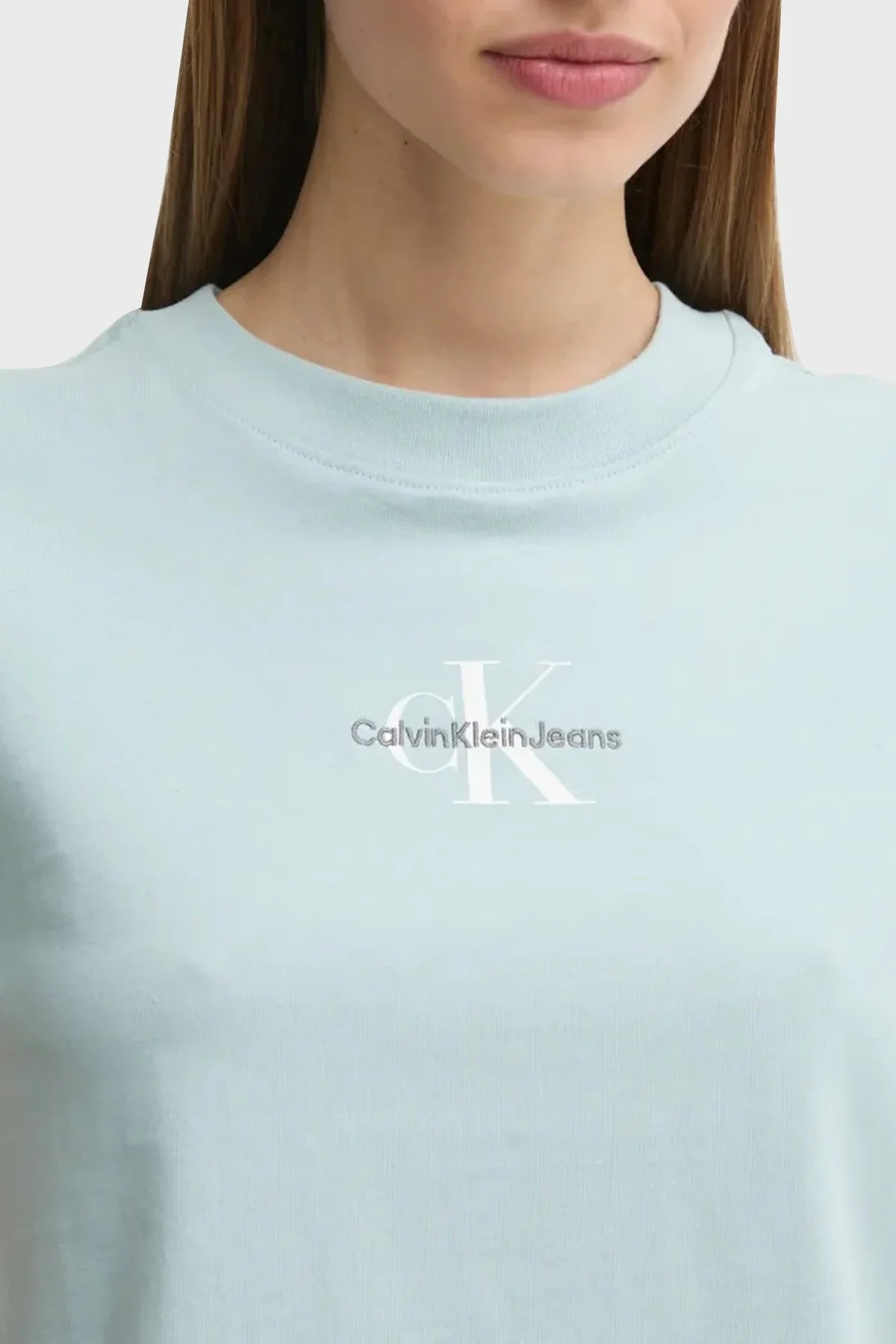 Calvin Klein % 100 Pamuk Slim Fit Logolu Crop J20J223113CDV Bayan T Shirt J20J223113 CDV AÇIK MAVİ - 4