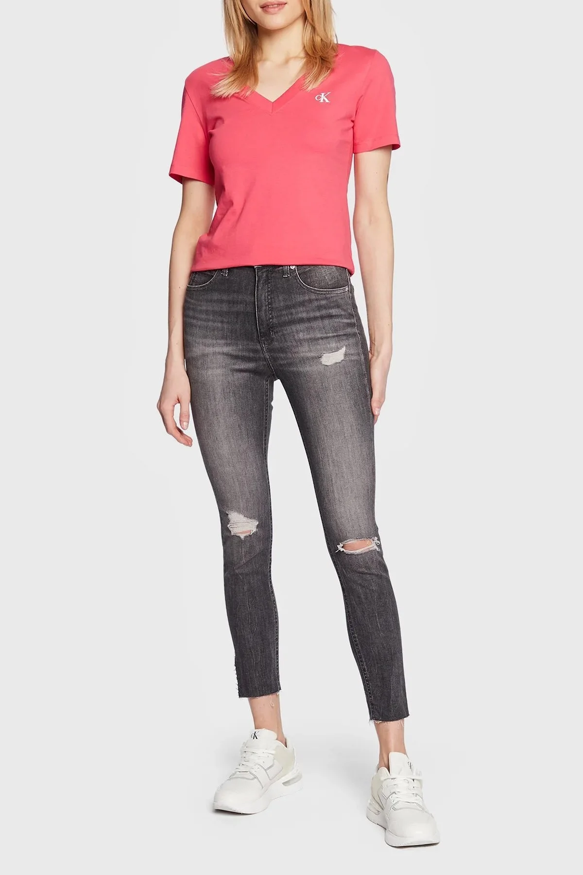 Calvin Klein % 100 Pamuk Slim Fit V Yaka J20J220303XI1 Bayan T Shirt J20J220303 XI1 PEMBE - 2