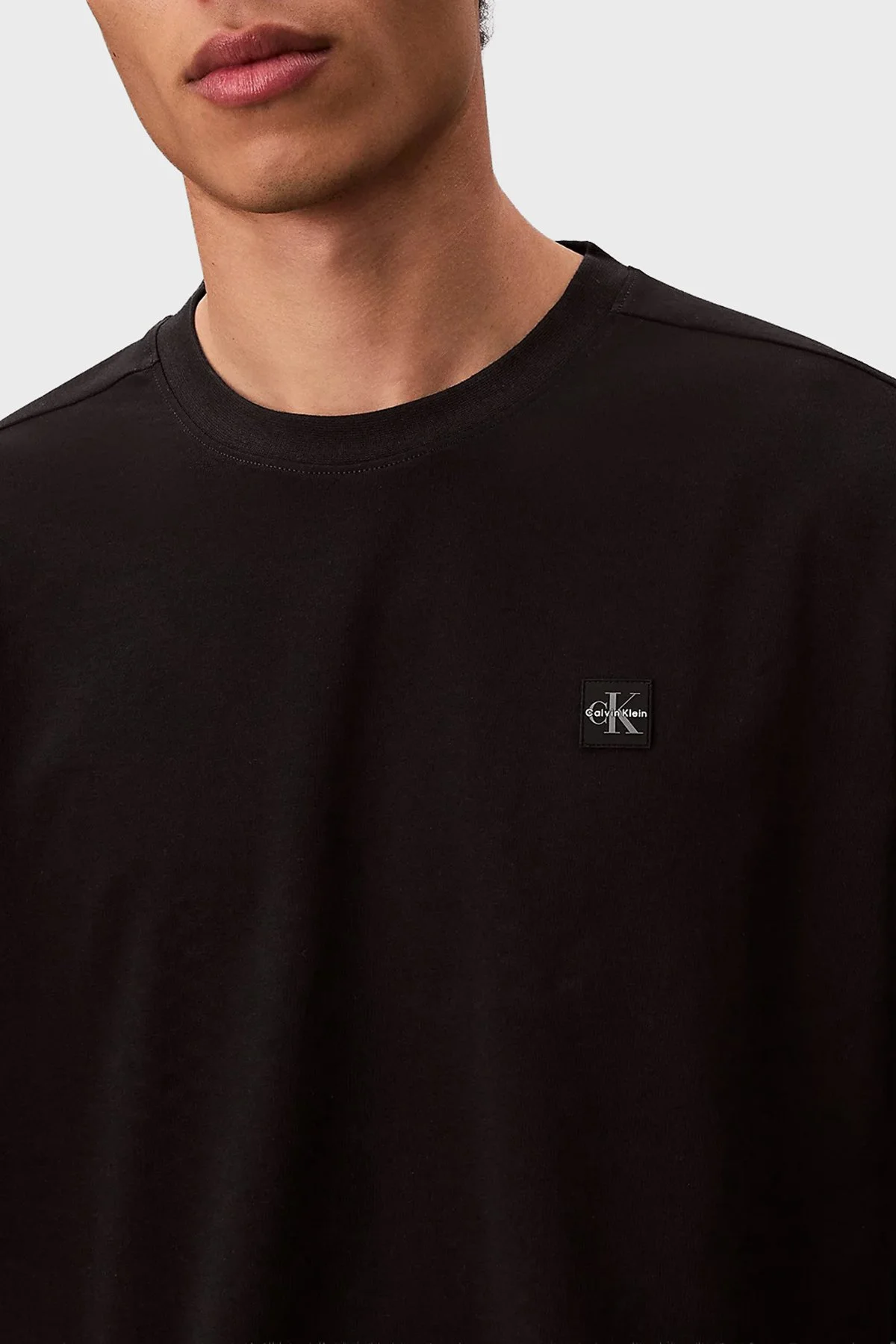 Calvin Klein % 100 Pamuklu Regular Fit Logolu Bisiklet Yaka LVGMS6K112UB1 Erkek T Shirt LVGMS6K112 UB1 SİYAH - 4