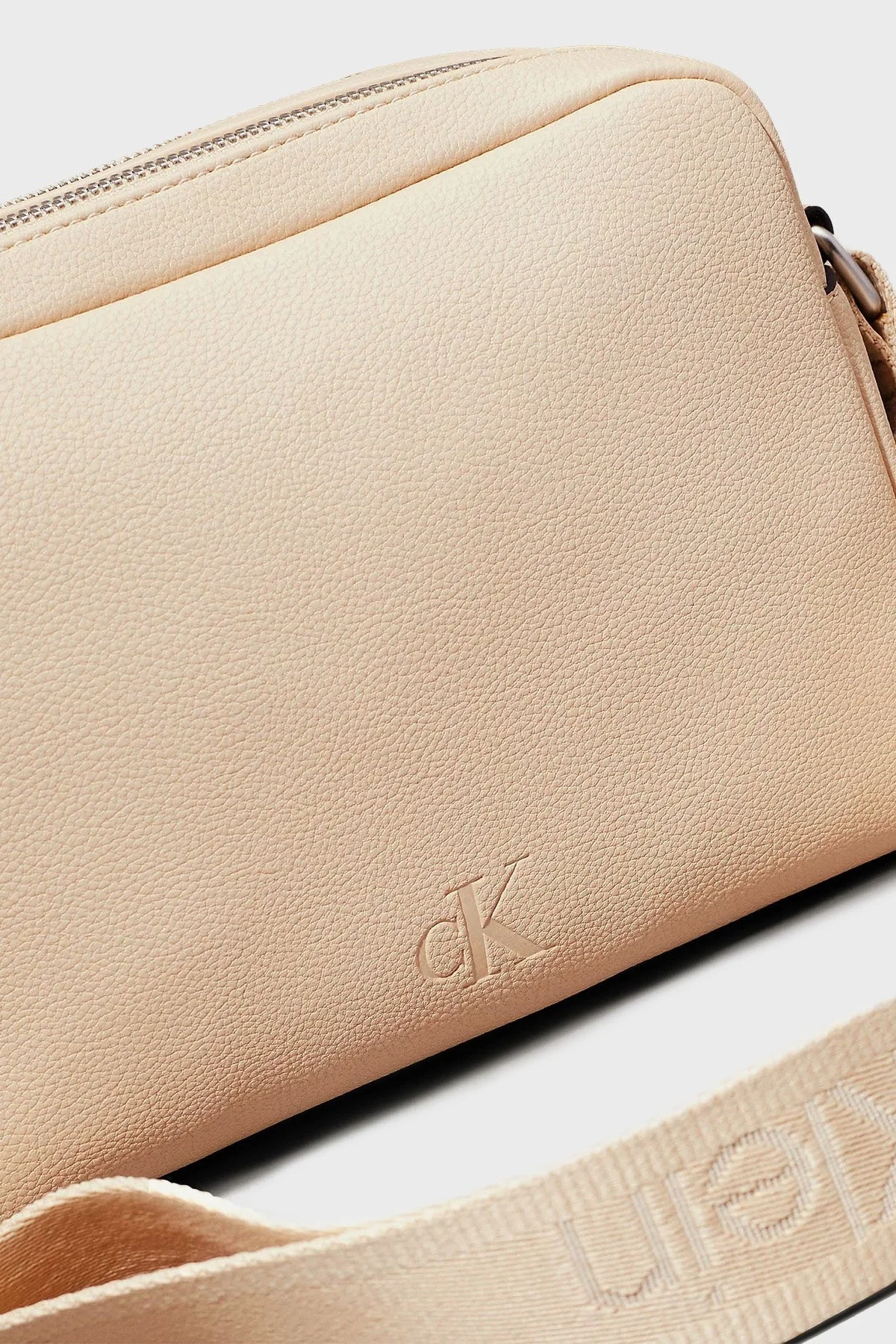 Calvin Klein Ayarlanabilir Askılı Çift Fermuarlı K60K612711AB1 Bayan Çanta K60K612711 AB1 BEJ - 5