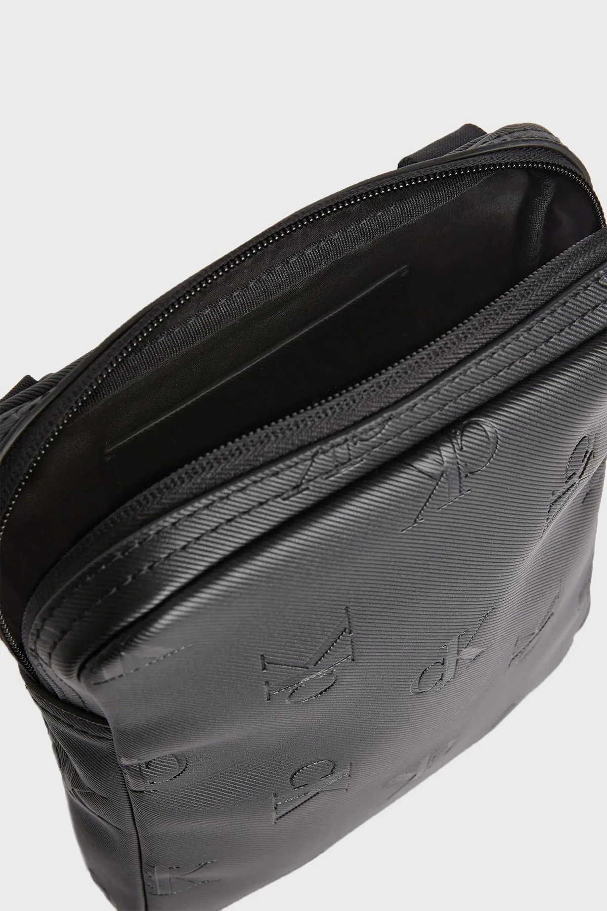 Calvin Klein Ayarlanabilir Çapraz Askılı Erkek Çanta K50K510104 0GJ SİYAH - 4